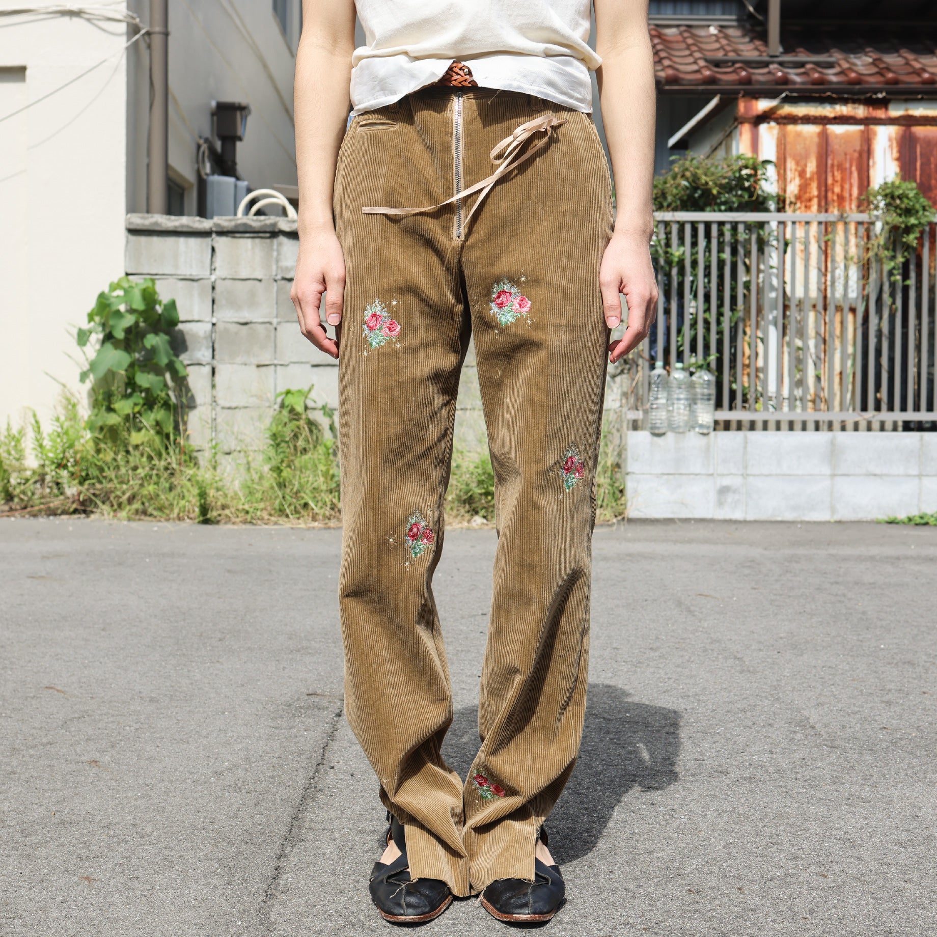 CORDUROY SLACKS(CAMEL EMBROIDERY)