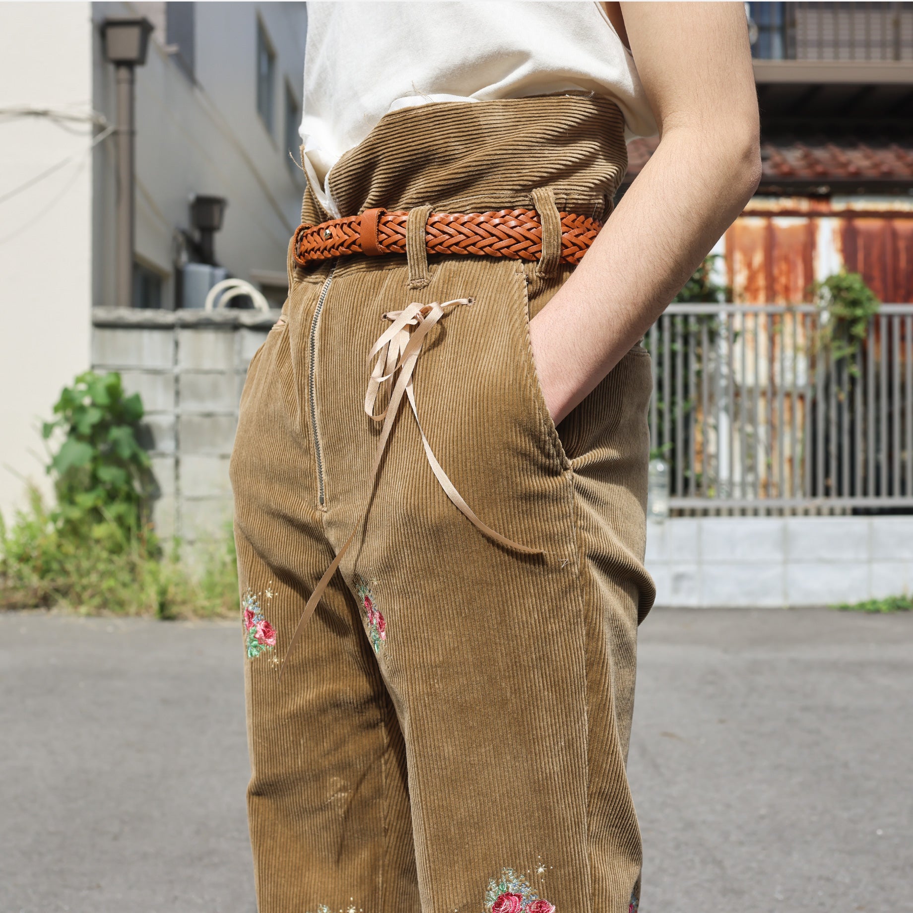 CORDUROY SLACKS(CAMEL EMBROIDERY)