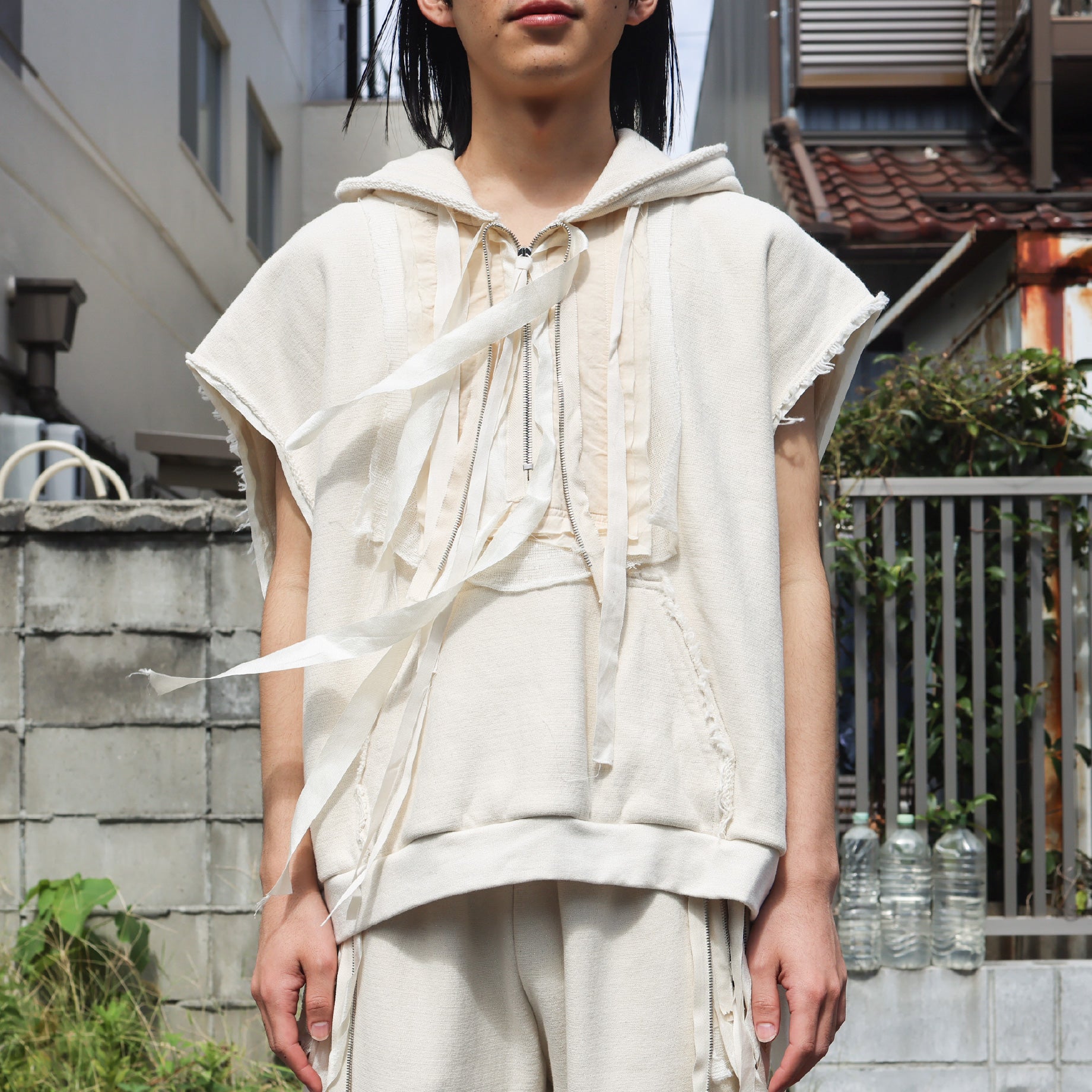SLEEVELESS HOODIE(IVORY)