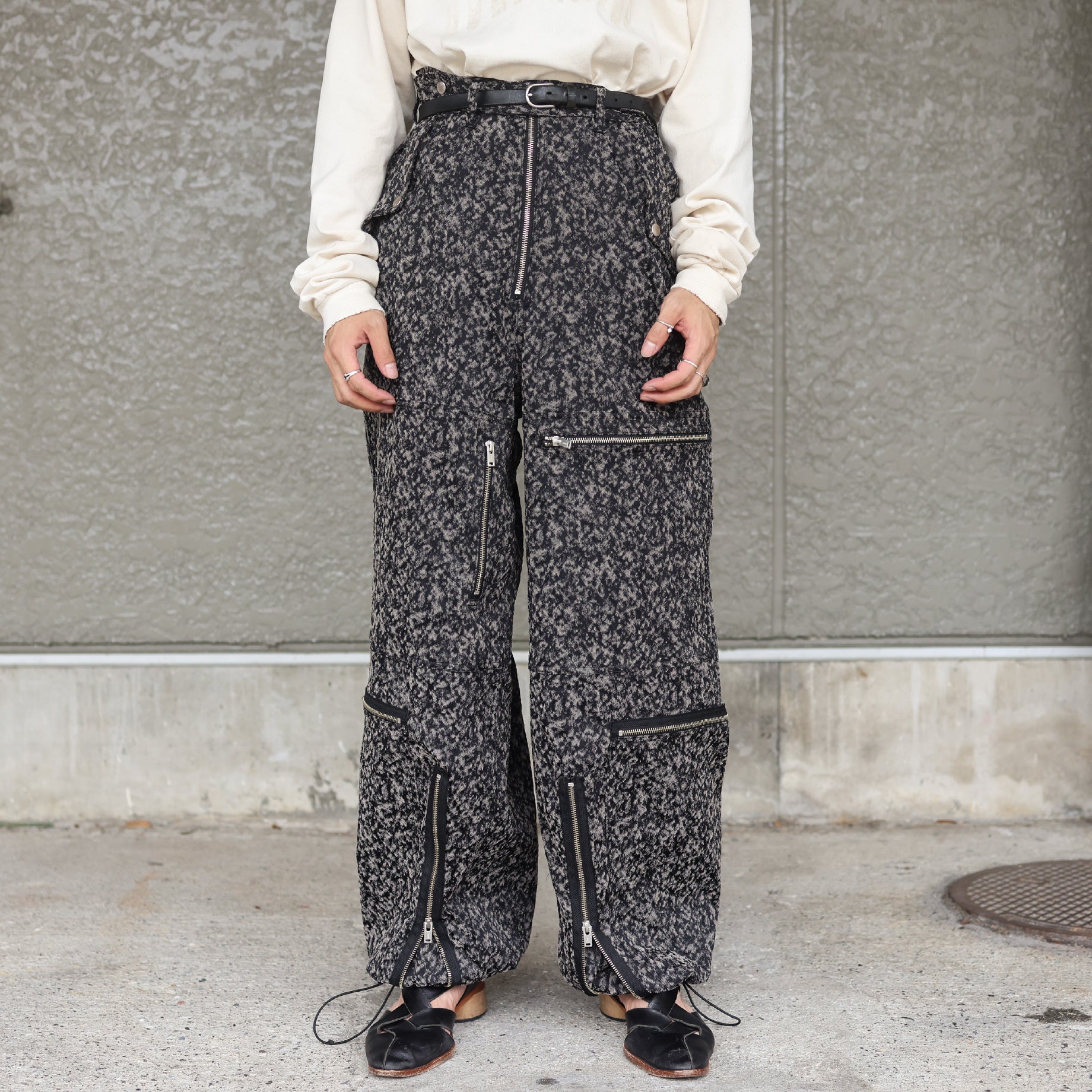 URETHANE JACQUARD PARASHUTE TROUSERS(BLACK&WHITE)