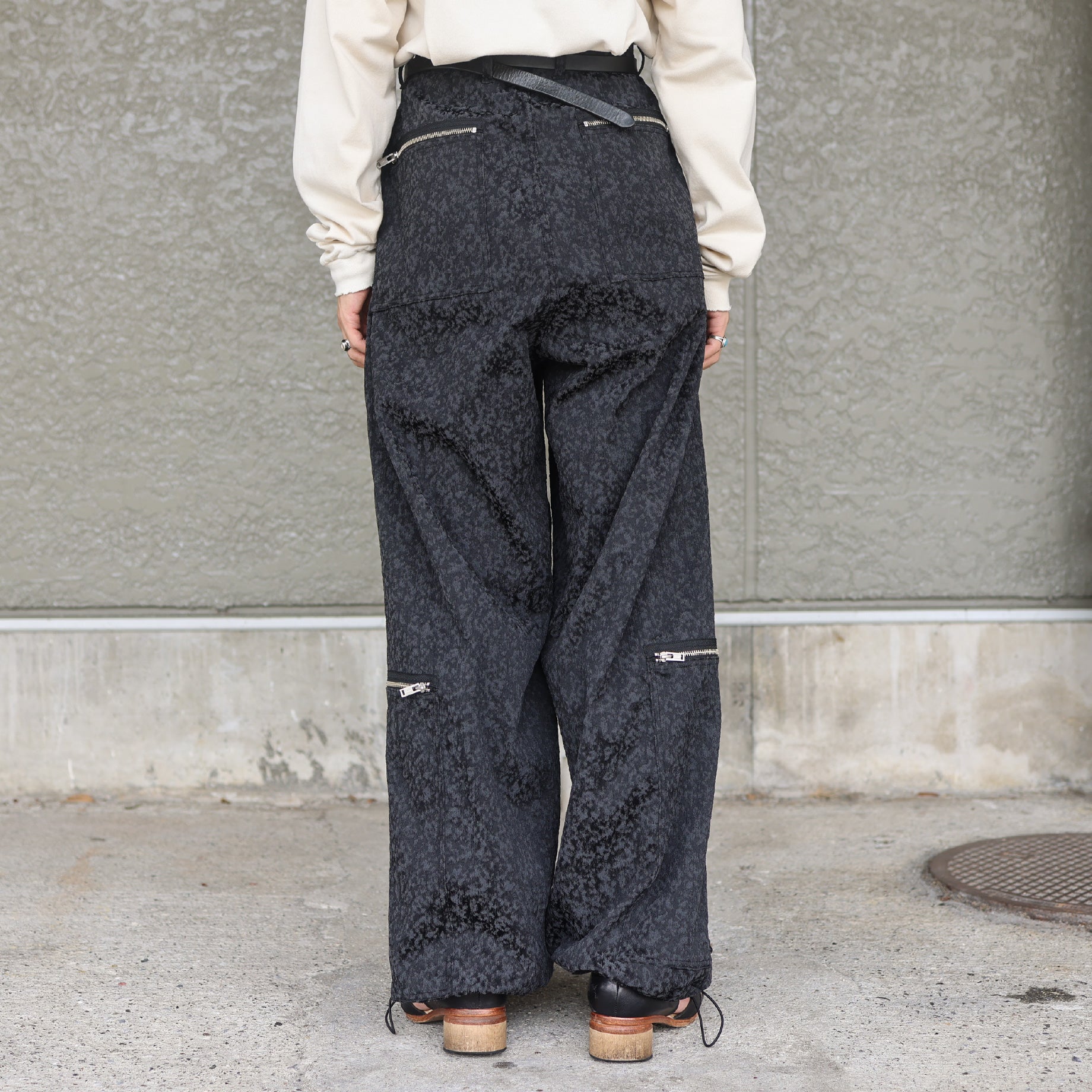 URETHANE JACQUARD PARASHUTE TROUSERS(BLACK)