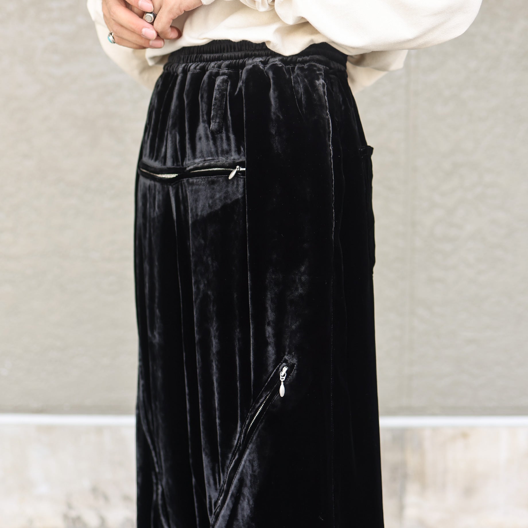 VELVET ZIPPER EASY PANTS(BLACK)