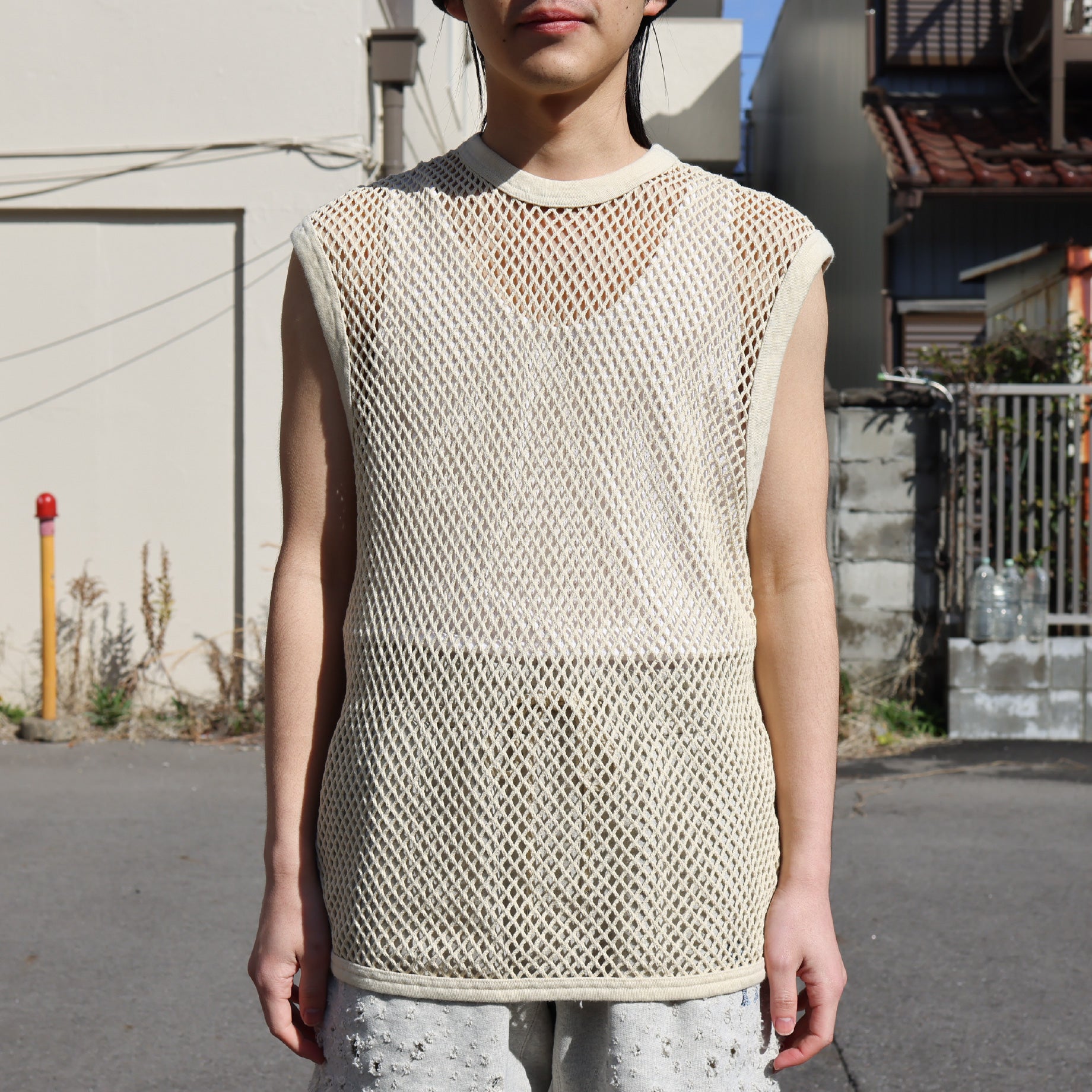 MESH SLEEVELESS TEE(BEIGE)