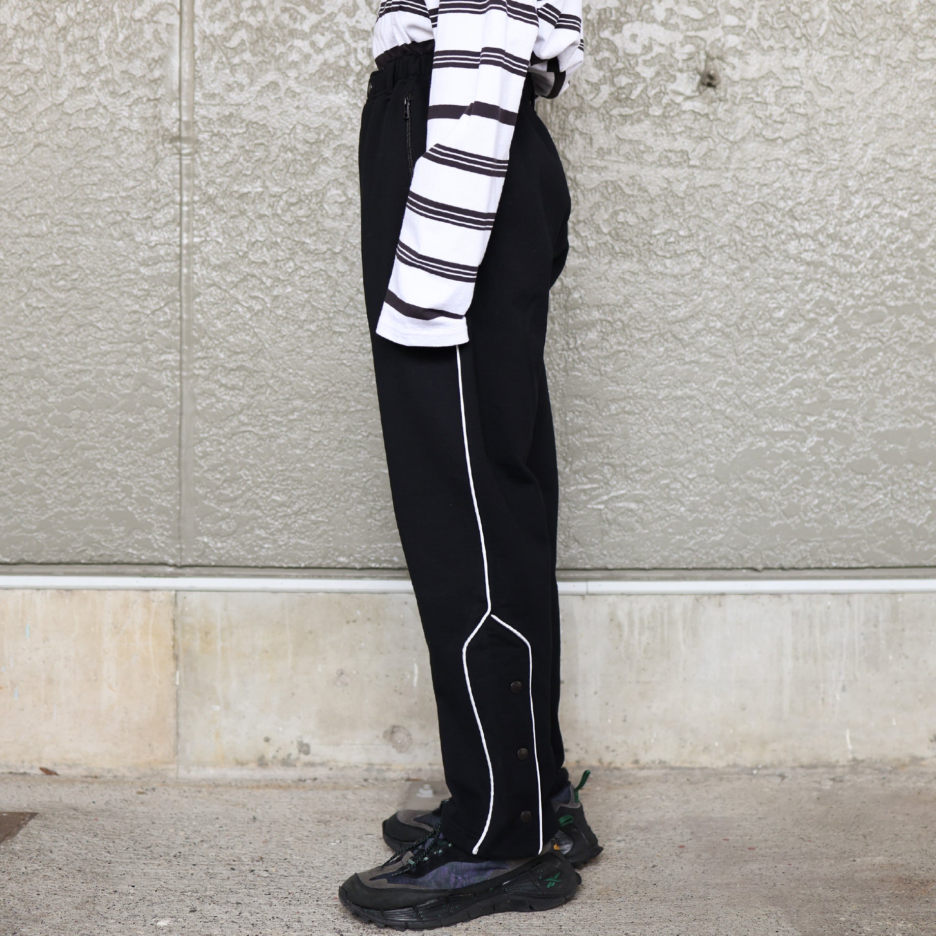 PIPING SWEAT PANTS - COTTON LINED PILE FLEECE(BLACK)