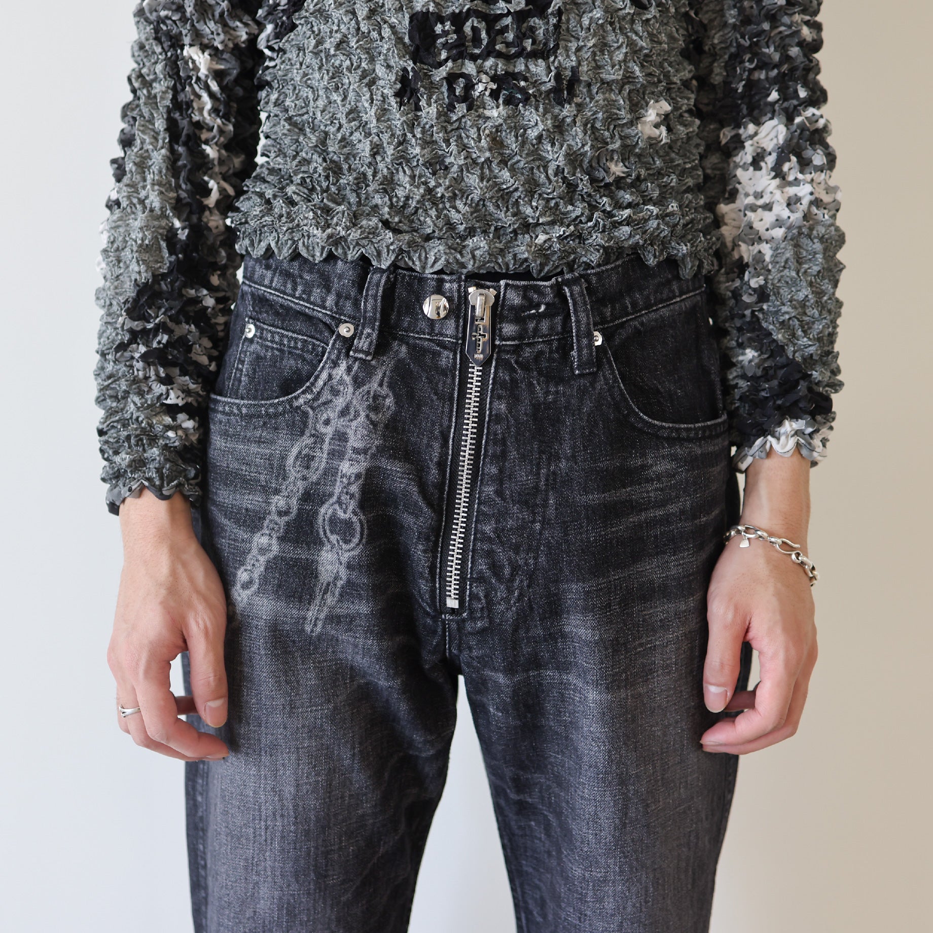 DAMAGED FLARE FIT JEANS(BLACK)