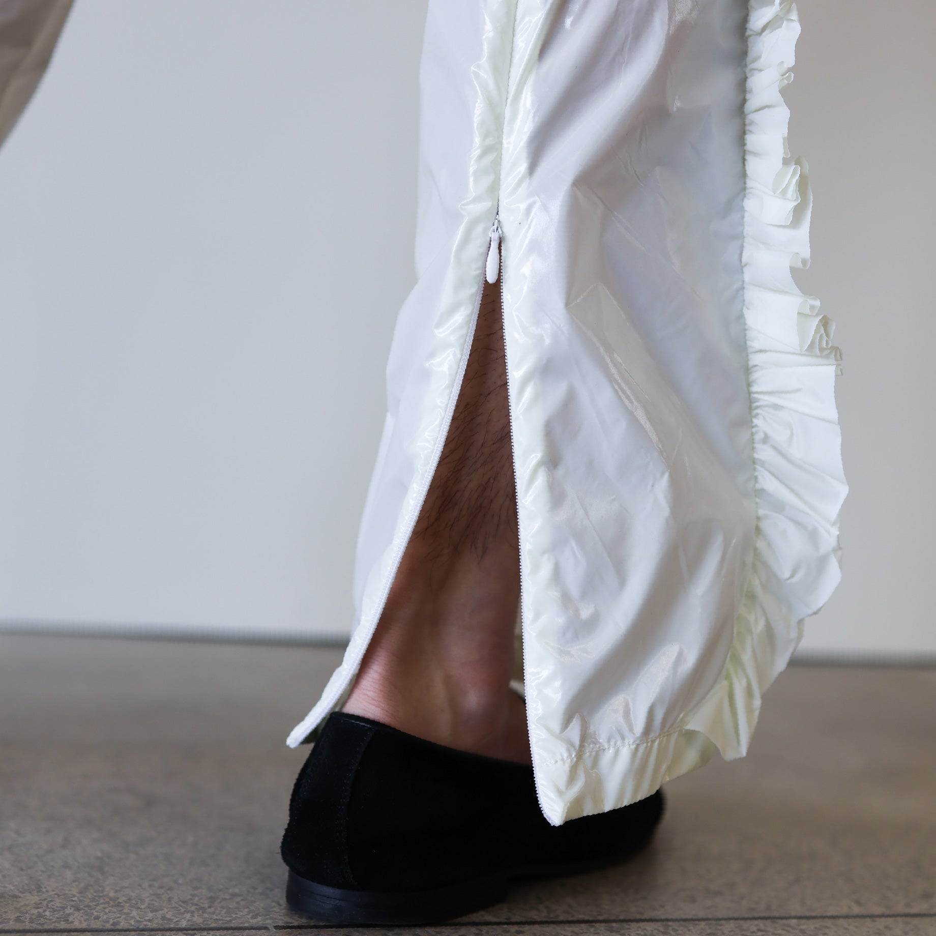 DANCING TRACK PANTS(WHITE)