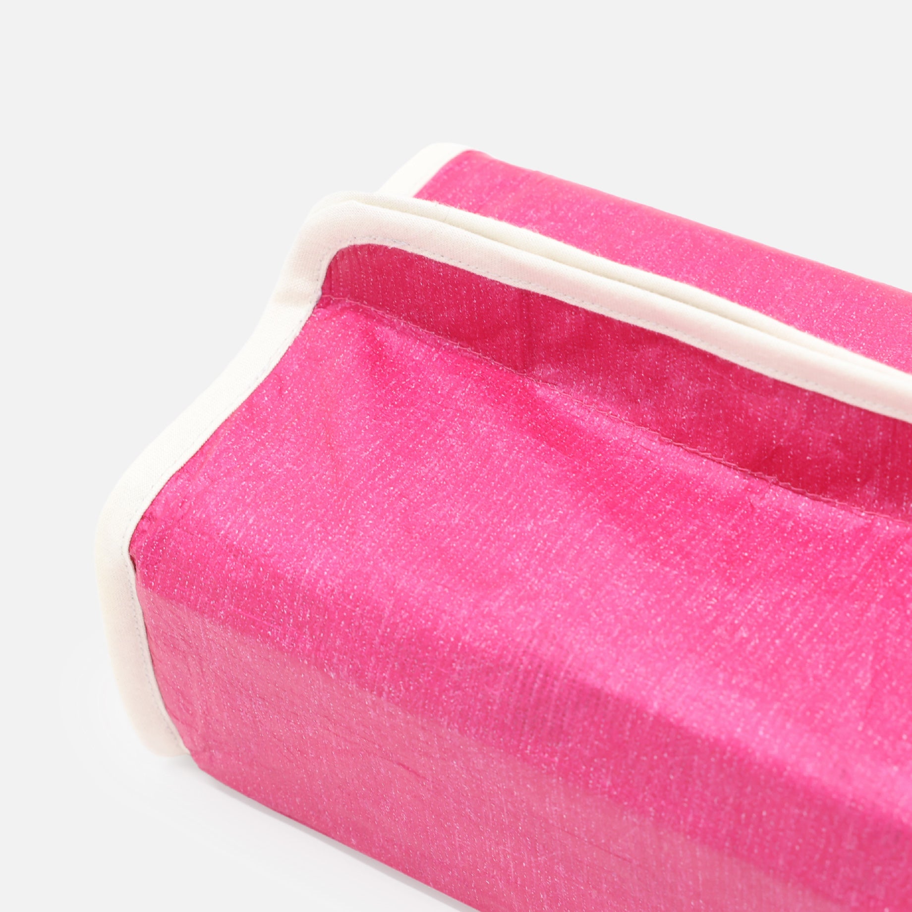 TISSUE BOX COVER（MAGENTA × ECRU）