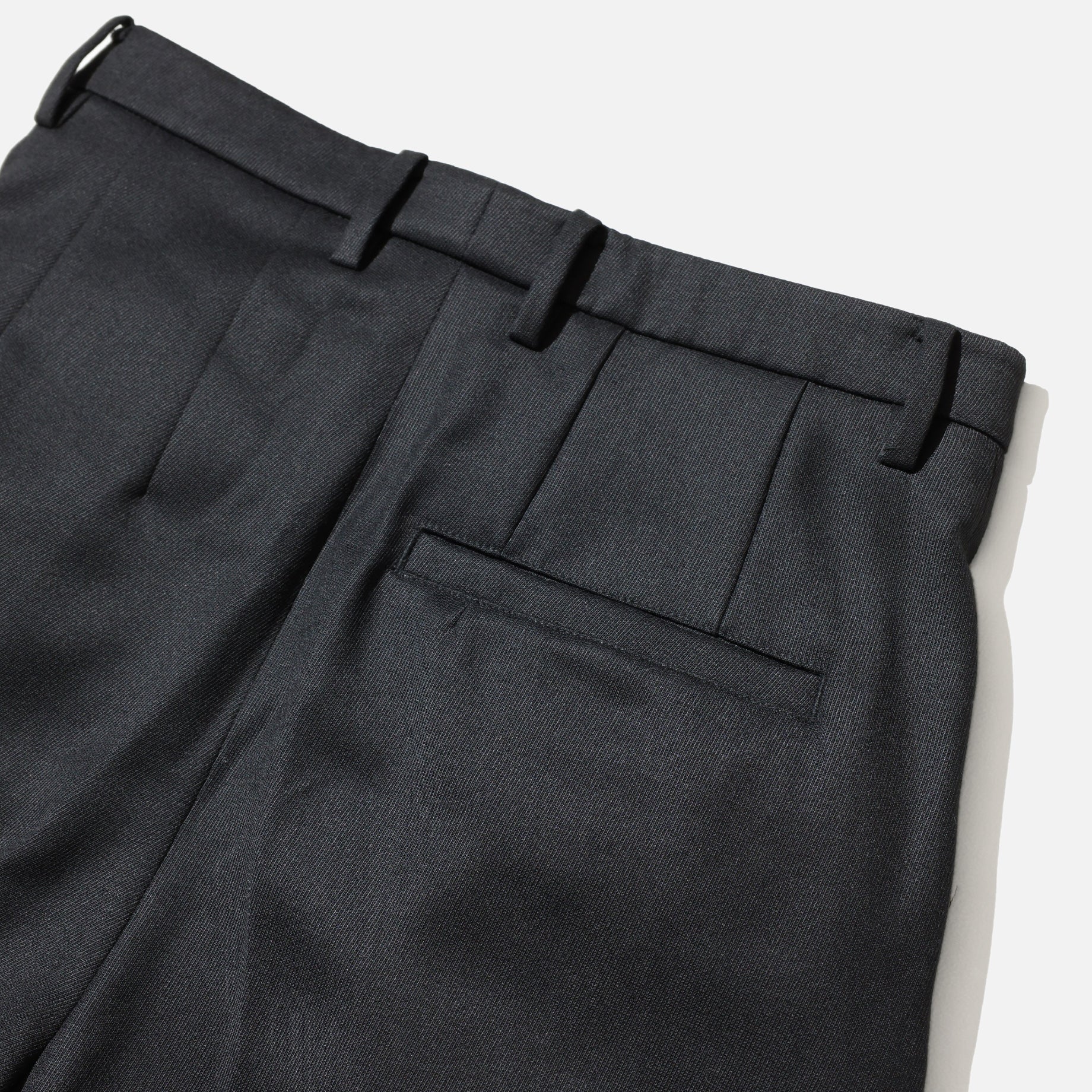 TUCKED WIDE TROUSERS（BLACK）