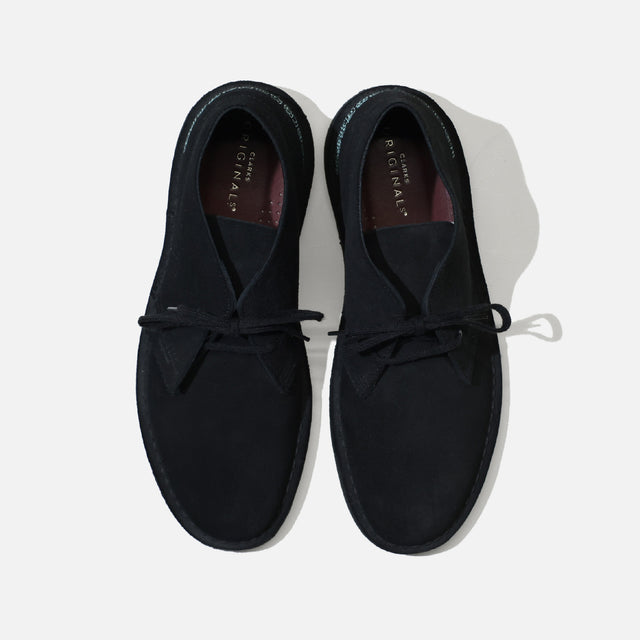 UNUSED × CLARKS DESERT BOOT（BLACK SDE）