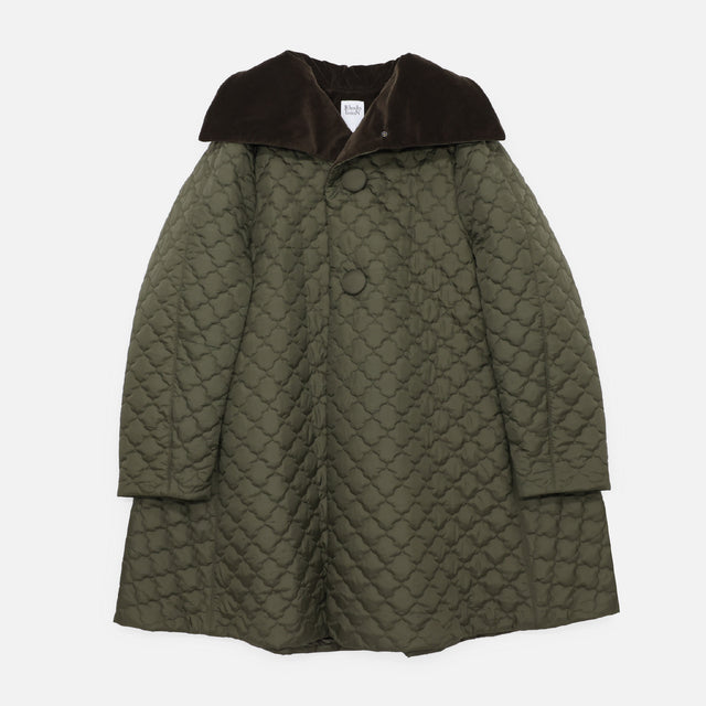 QUILTED BIG COLLAR A-LINE COAT（OLIVE）
