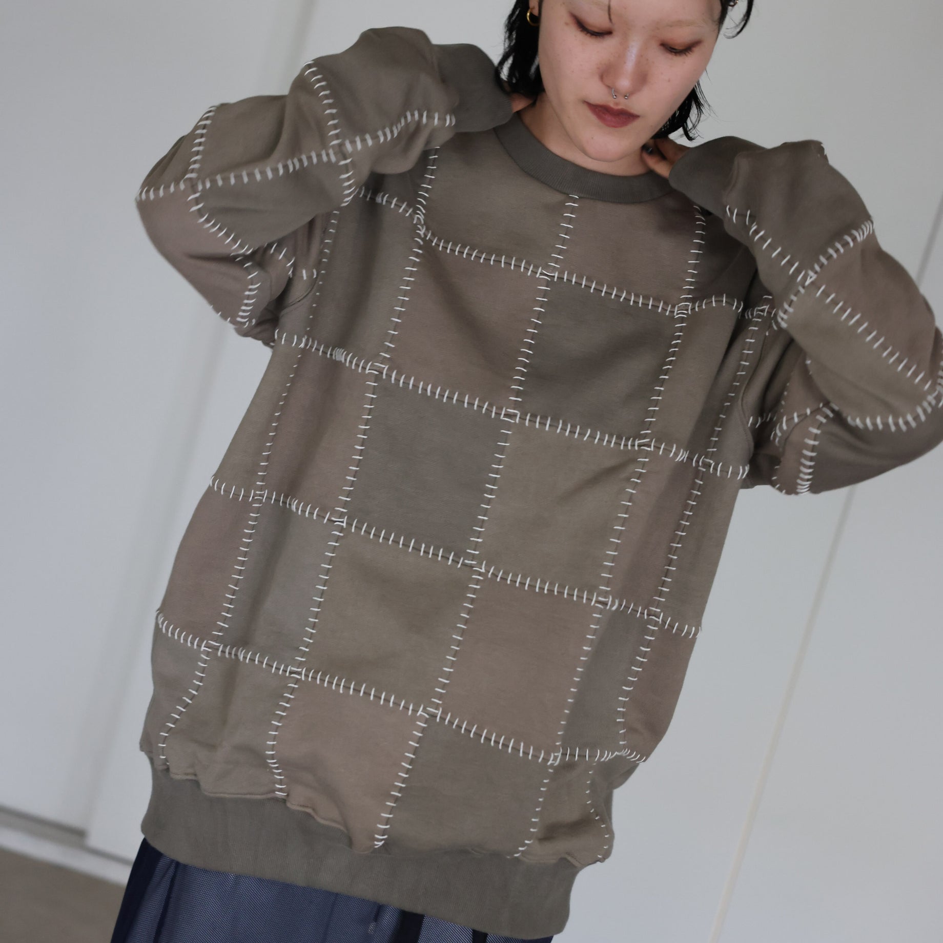 ARTISAN PATCH SWEATSHIRT（BROWN）