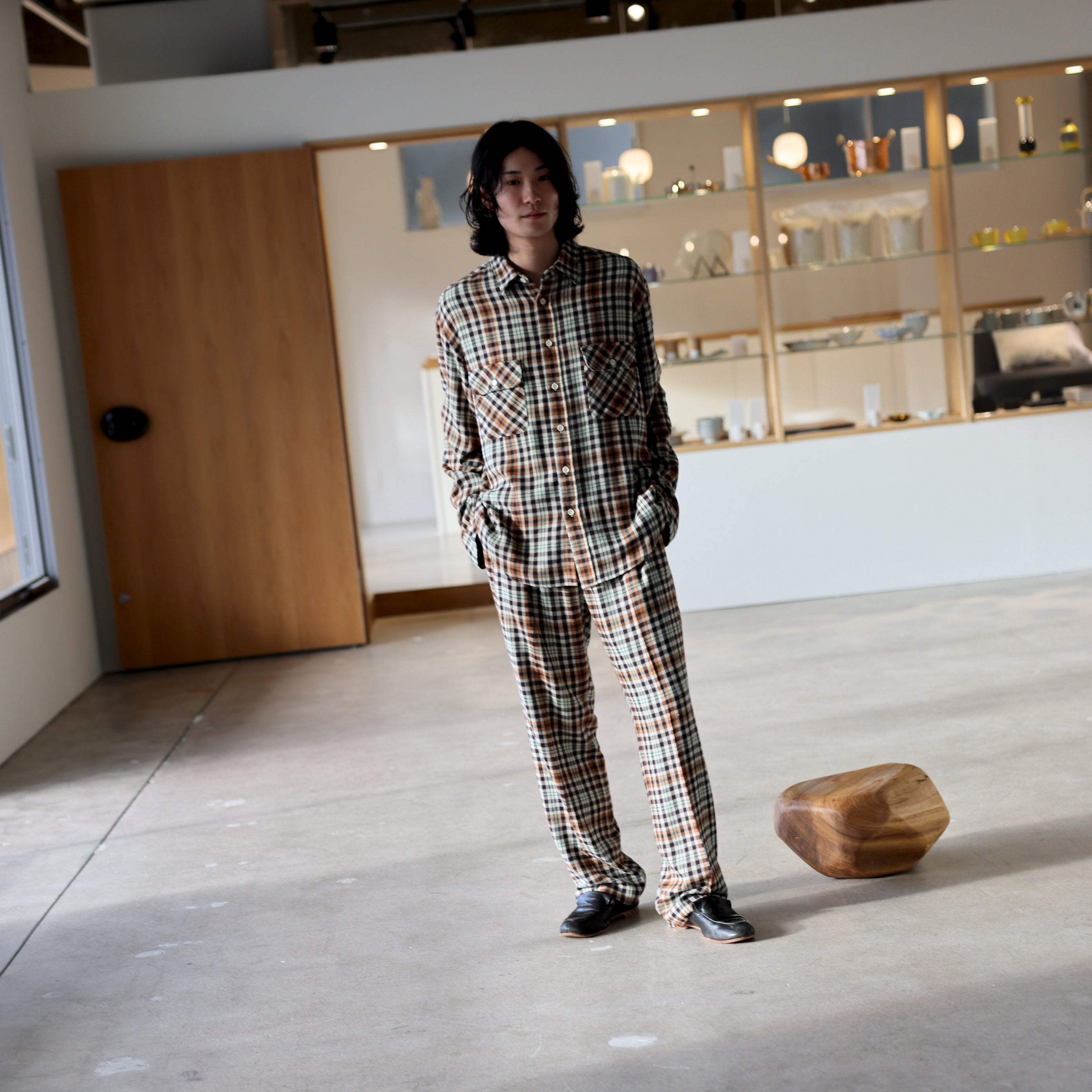 RAYON CHECK SHIRT（BEIGE × BROWN） – UNEVEN HUB STORE｜想像を