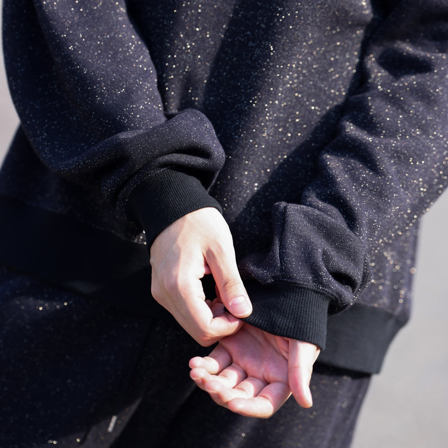 "PEACE" #01 GLITTER CN SWEAT （BLACK）