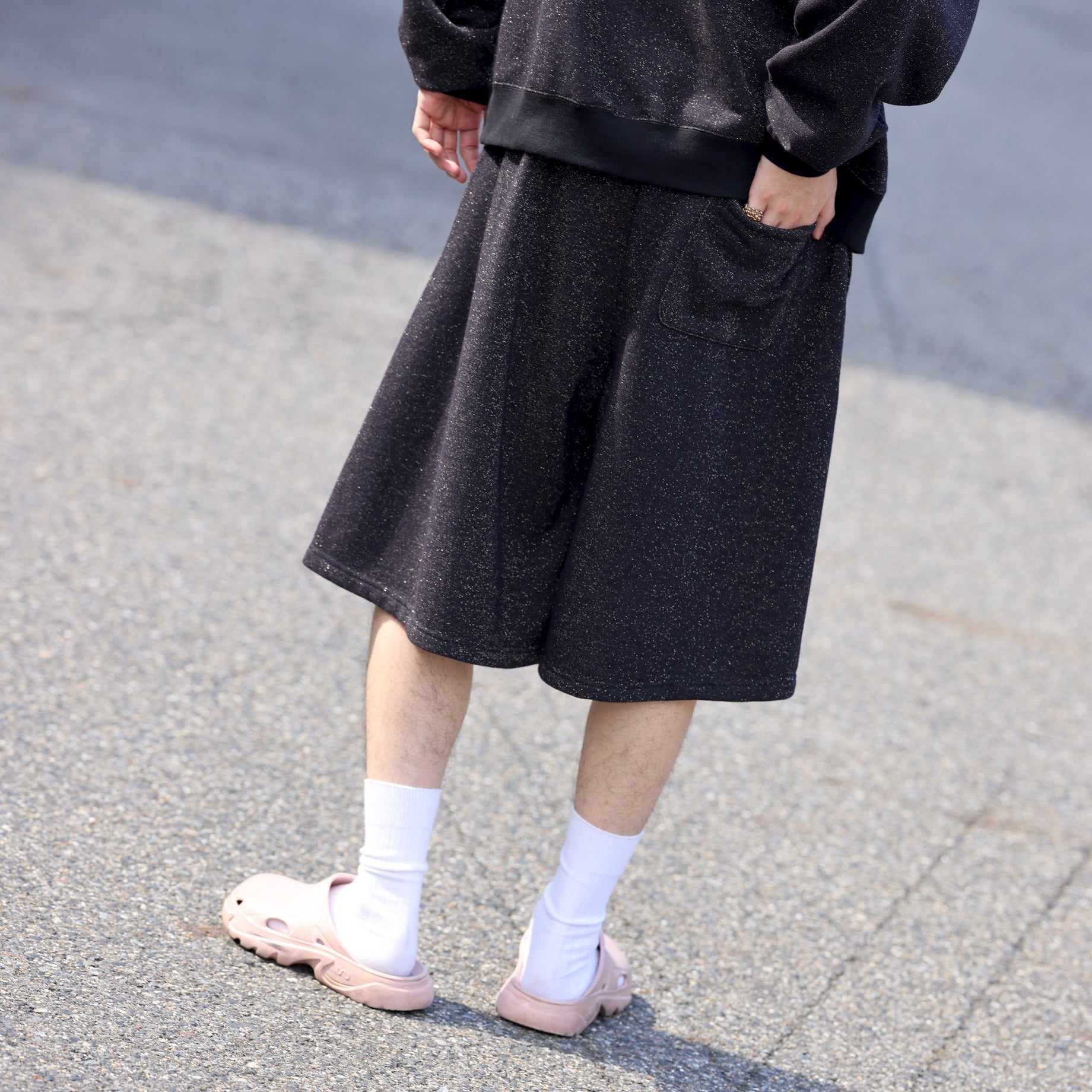 "PEACE" #01 GLITTER SWEAT SHORTS （BLACK）