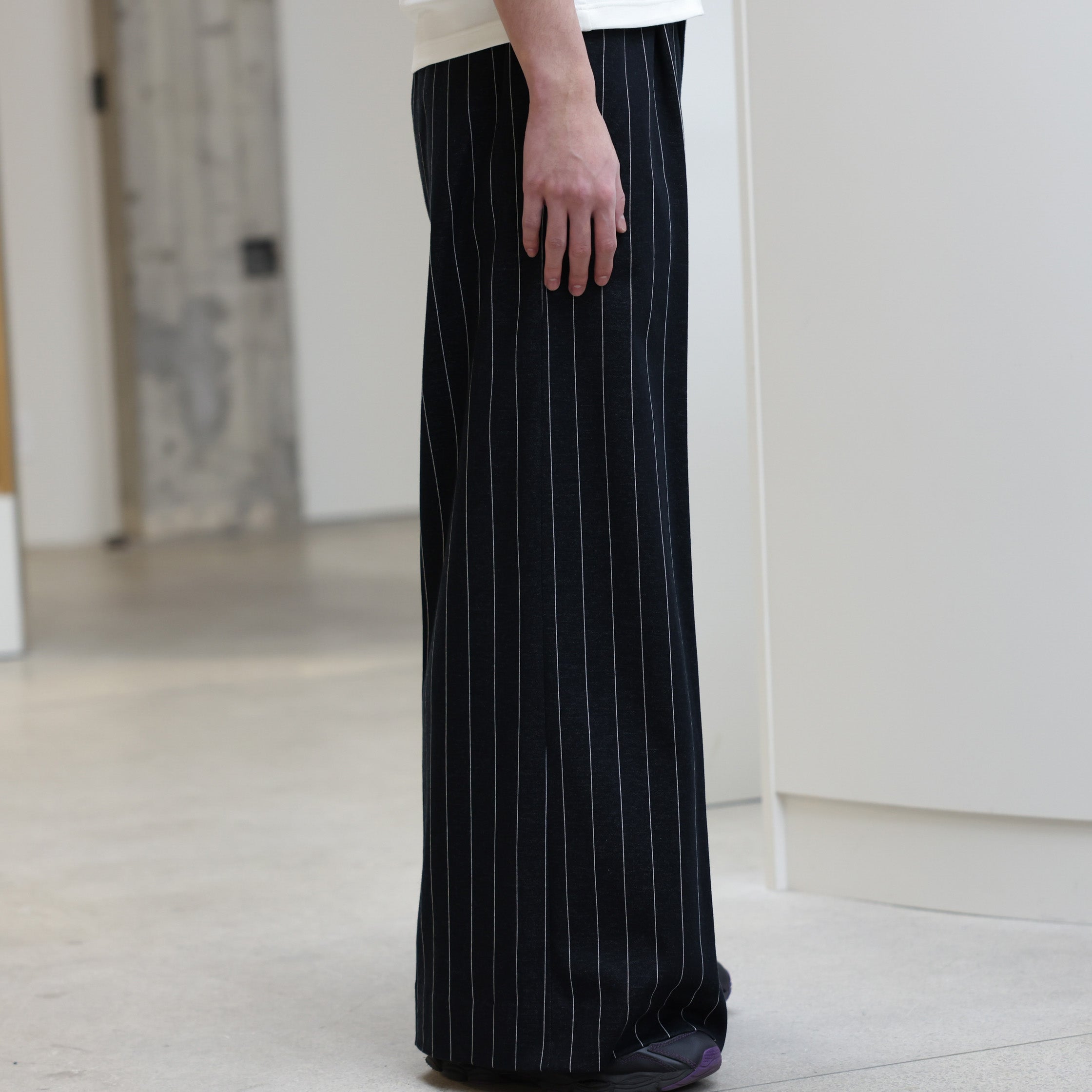CLASSIC EASY TROUSERS(BLACK) – UNEVEN HUB STORE|想像を CLASSIC EASY TROUSERS(BLACK) – UNEVEN HUB STORE|想像を