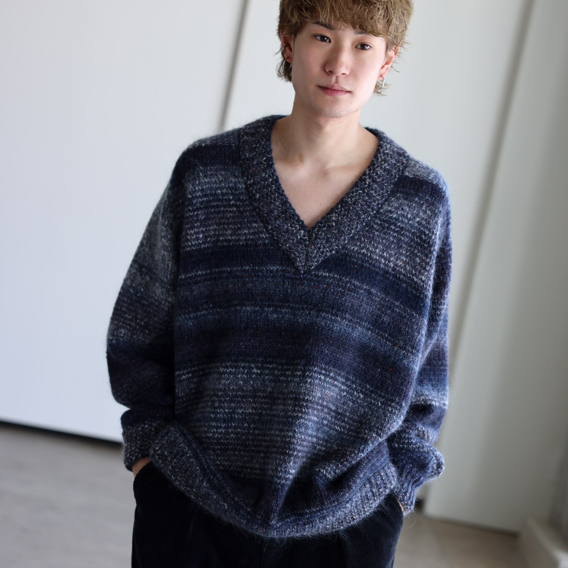 MOHAIR V NECK PULLOVER KNIT（NAVY ×  GRAY）