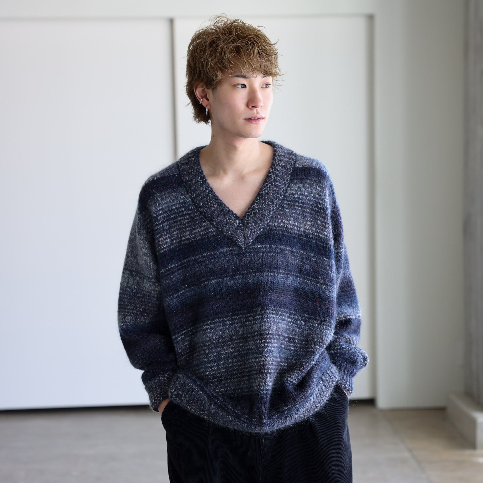 MOHAIR V NECK PULLOVER KNIT（NAVY ×  GRAY）