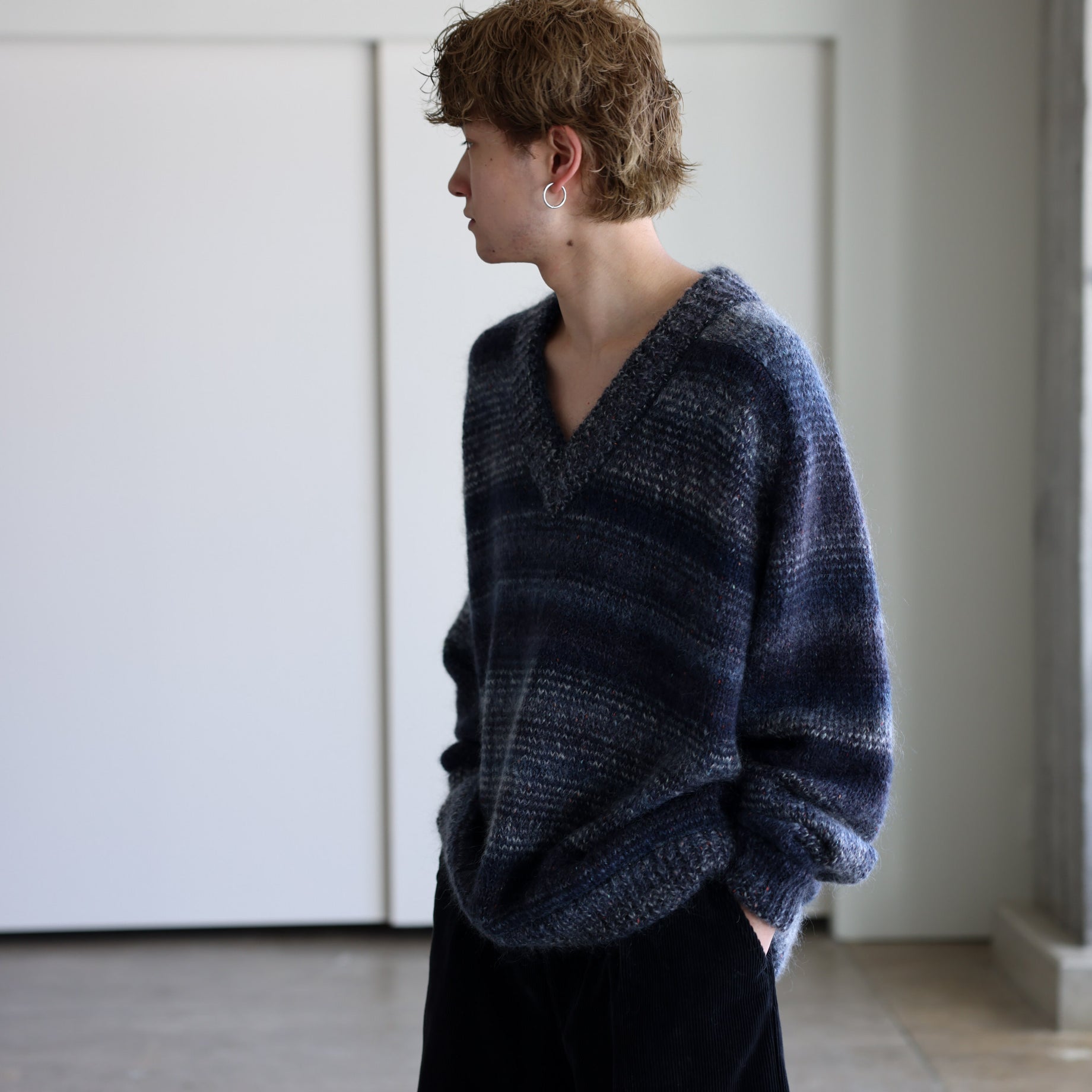 MOHAIR V NECK PULLOVER KNIT（NAVY ×  GRAY）