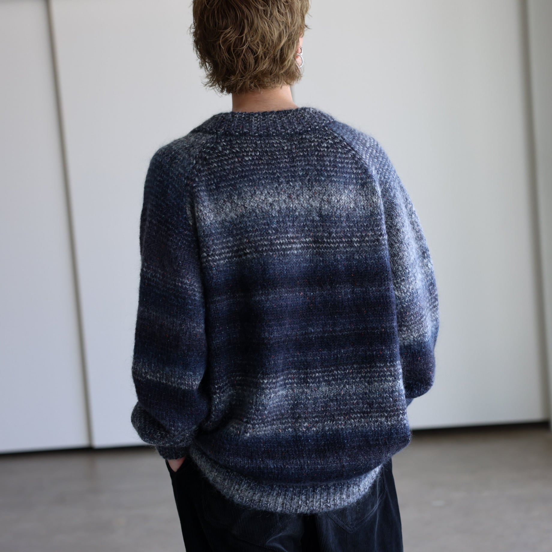 MOHAIR V NECK PULLOVER KNIT（NAVY ×  GRAY）
