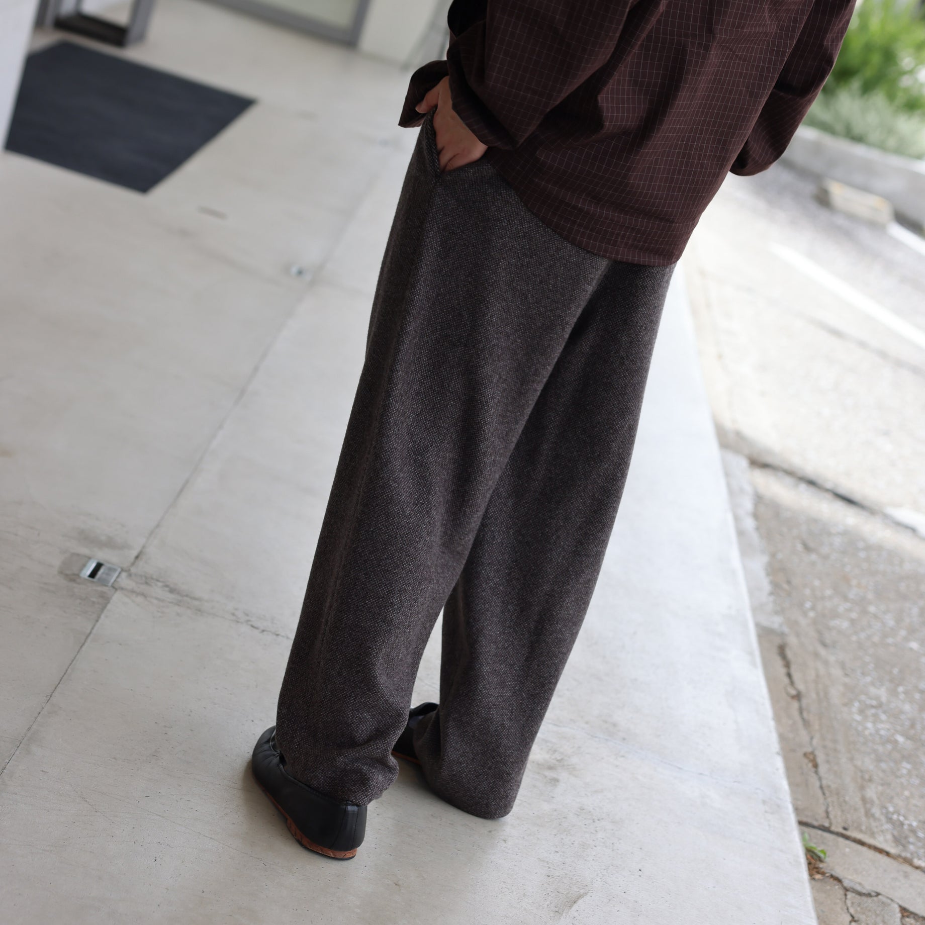 WOOL LIGHT TWEED - 1TUCK PANTS （BROWN）