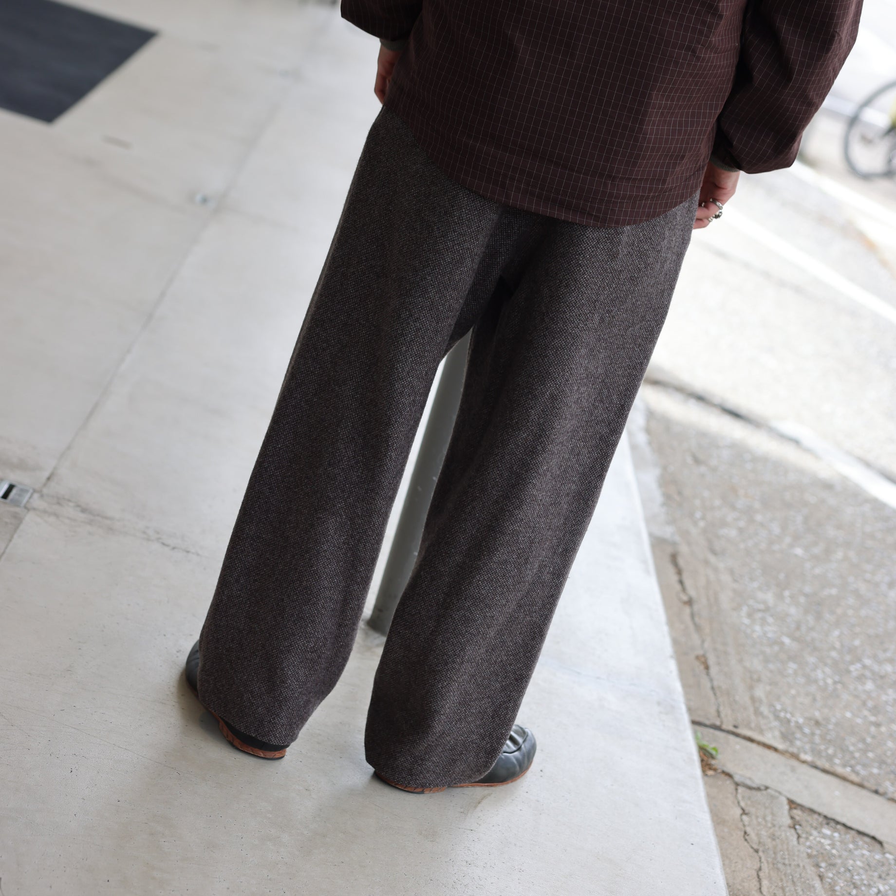 WOOL LIGHT TWEED - 1TUCK PANTS （BROWN）