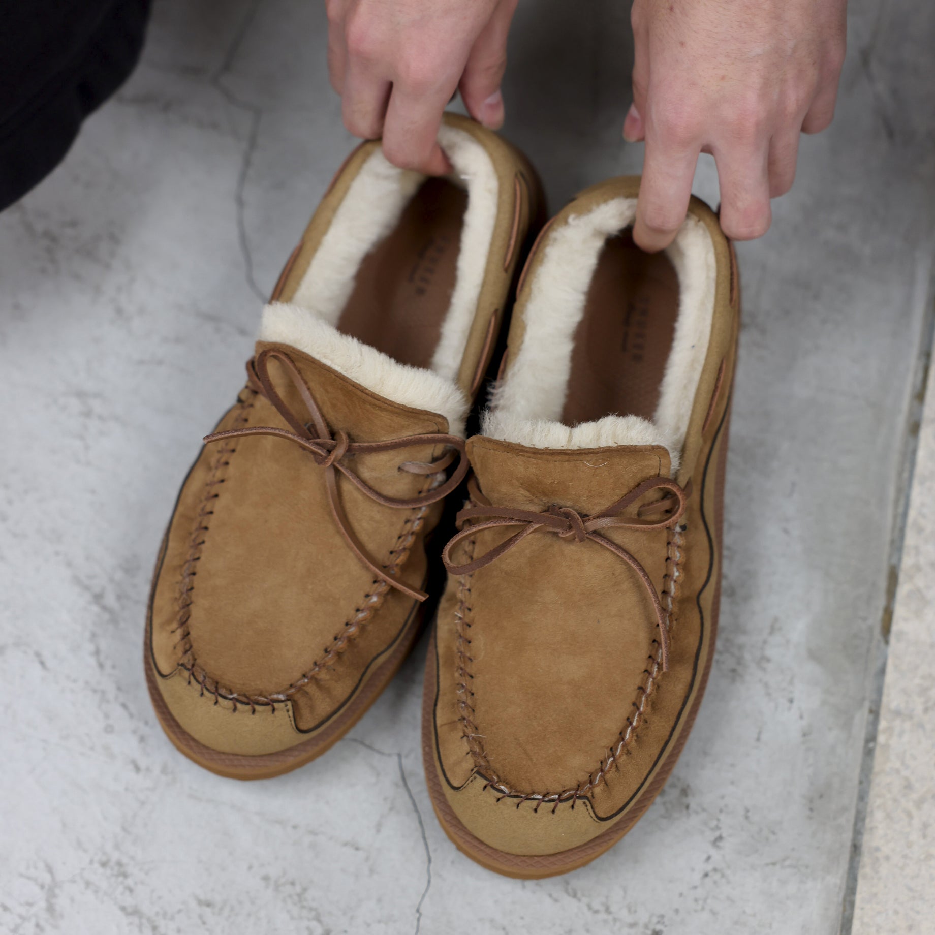 UNUSED × SUICOKE MOUTON MOCCASINS （BROWN）