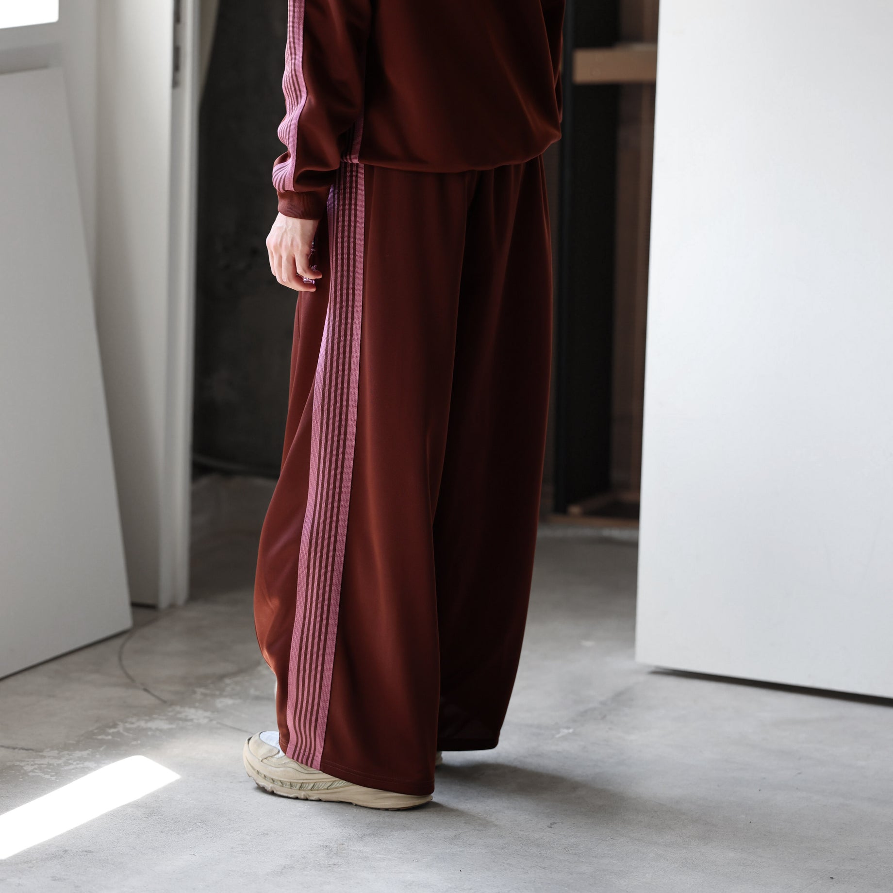 H.D. TRACK PANT - POLY SMOOTH （BROWN）