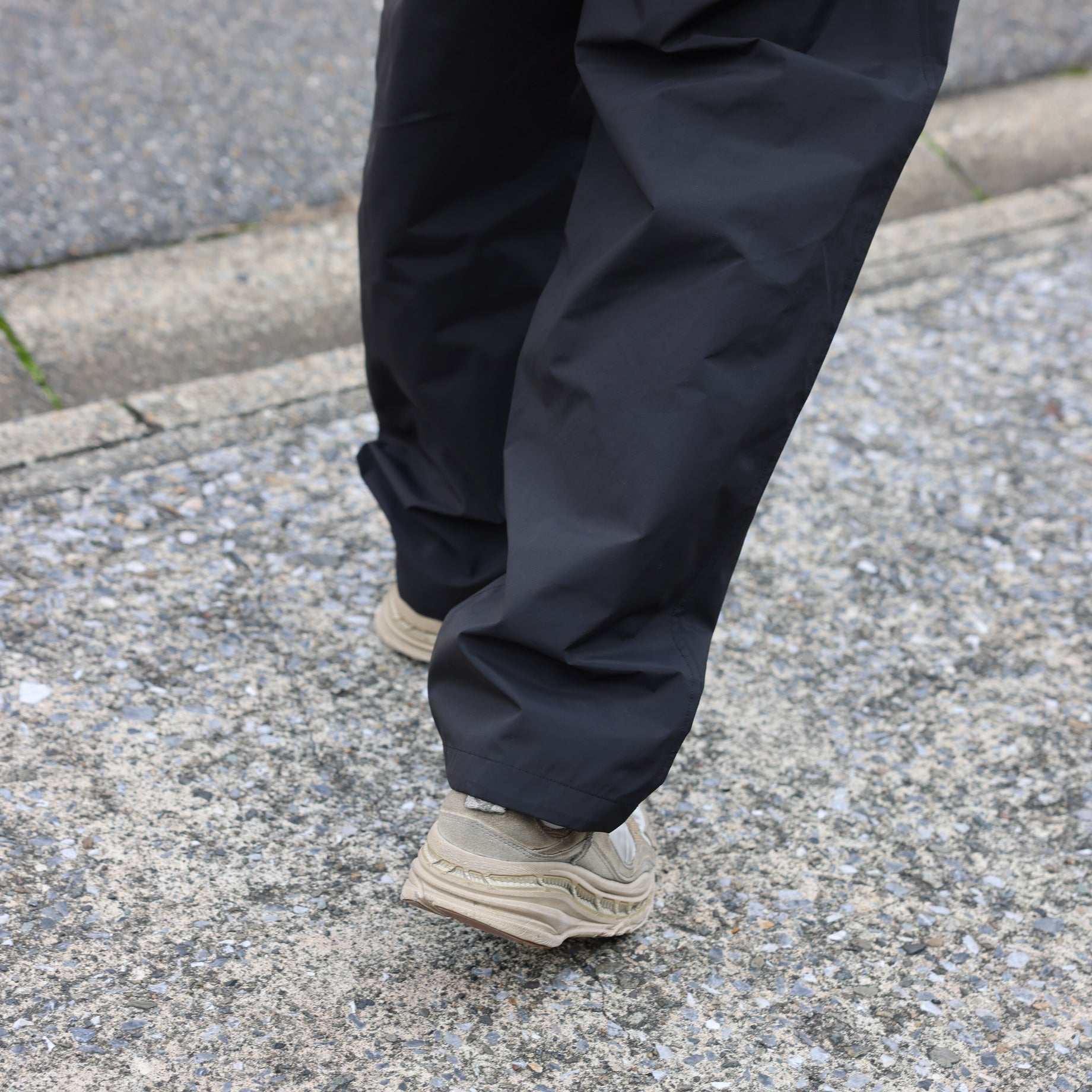 NYLON PANTS（BLACK）