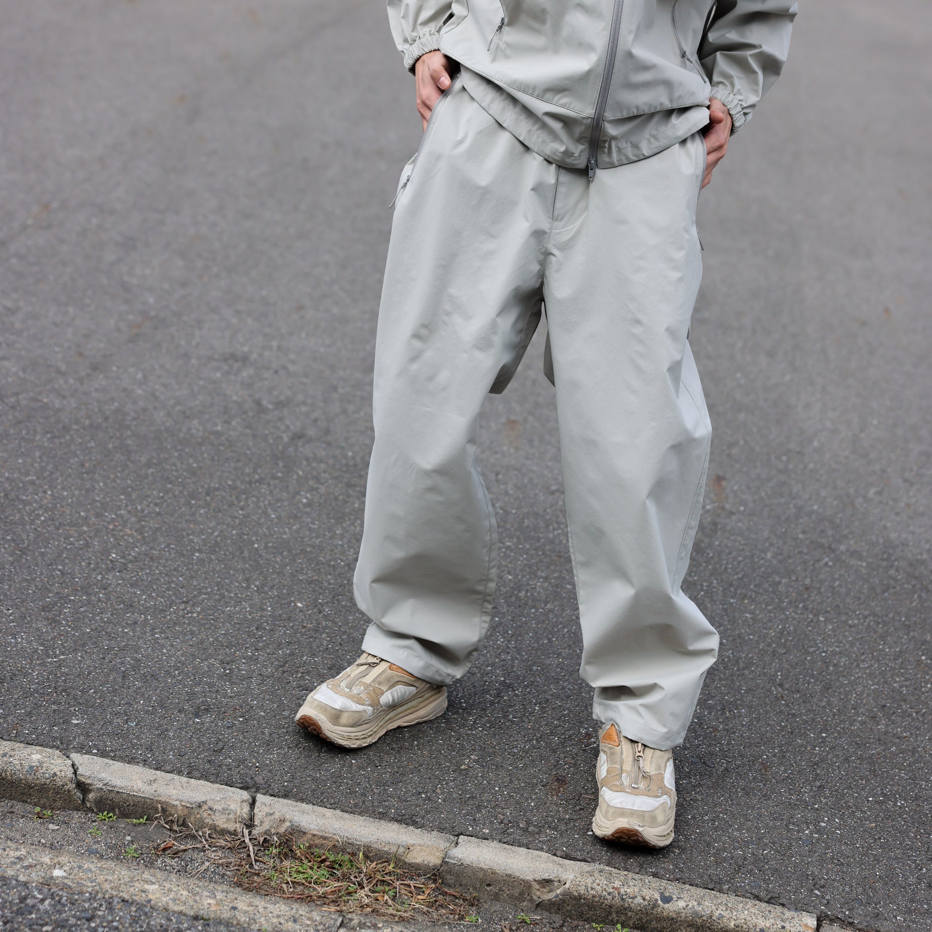 NYLON PANTS（LT.GRAY）