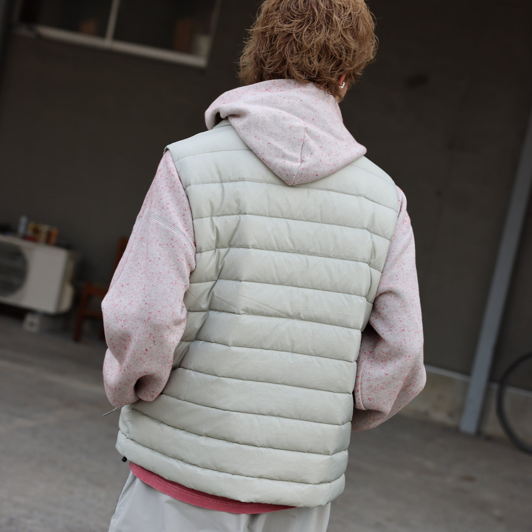 MIDDLE DOWN VEST（LT.GRAY）