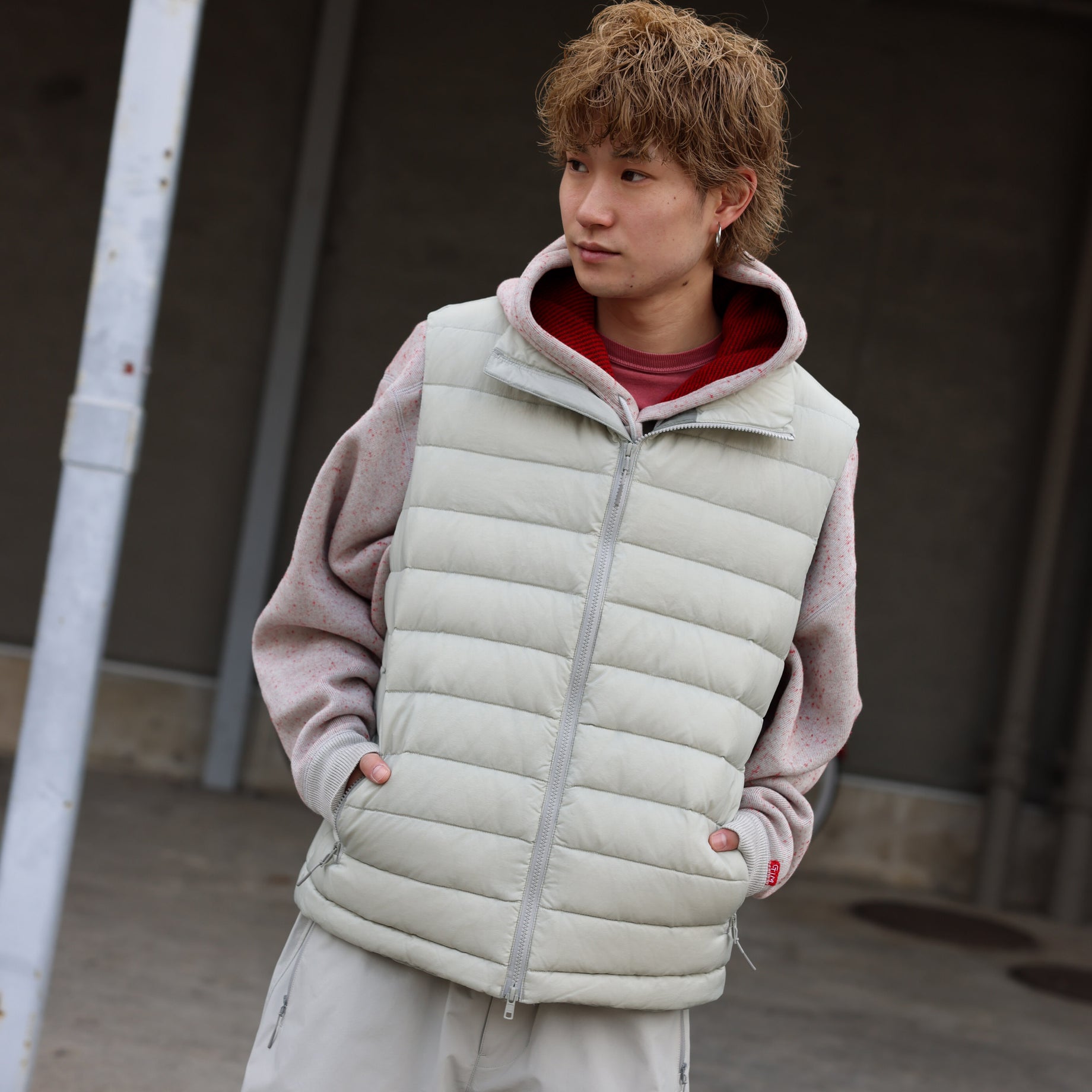 MIDDLE DOWN VEST（LT.GRAY）