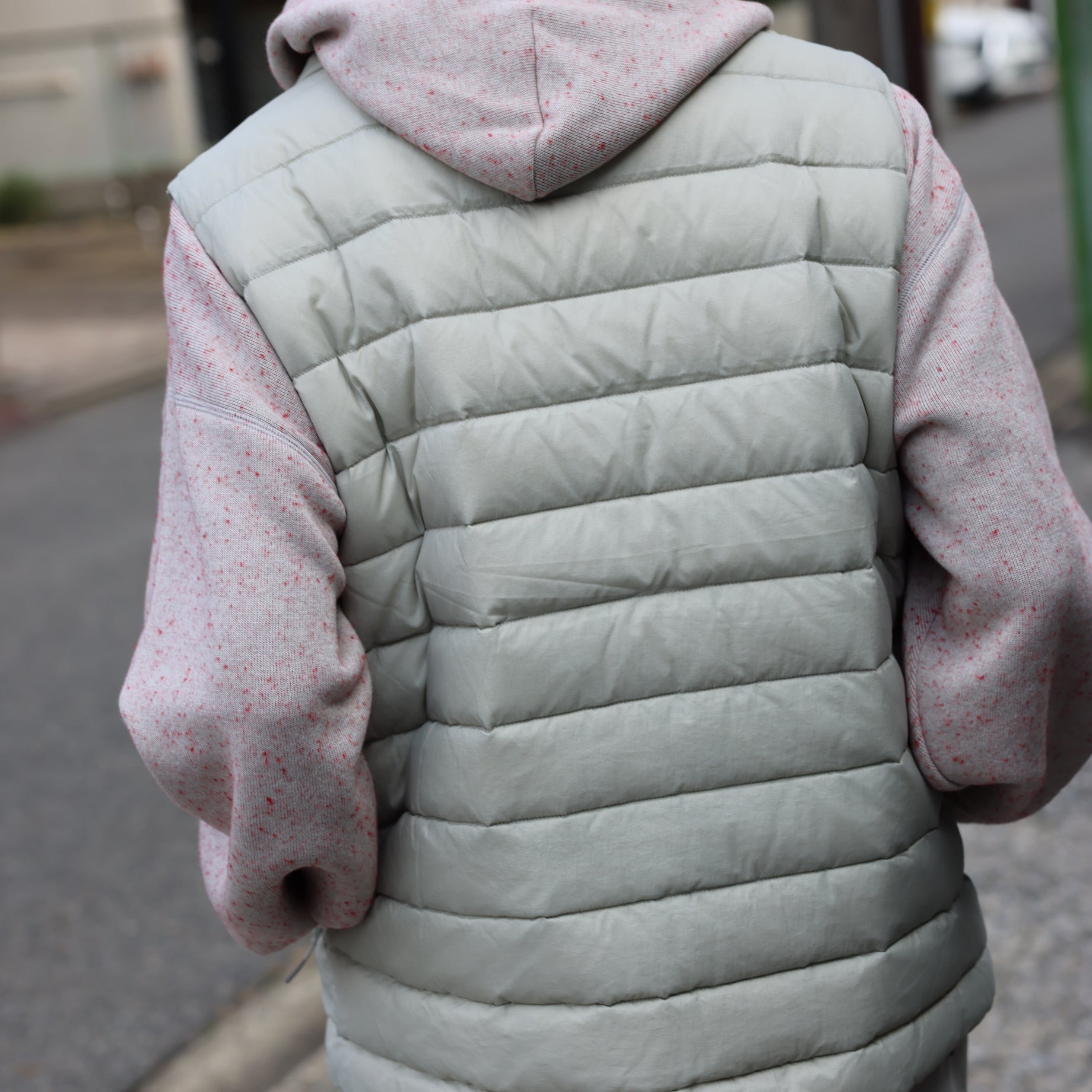 MIDDLE DOWN VEST（LT.GRAY）