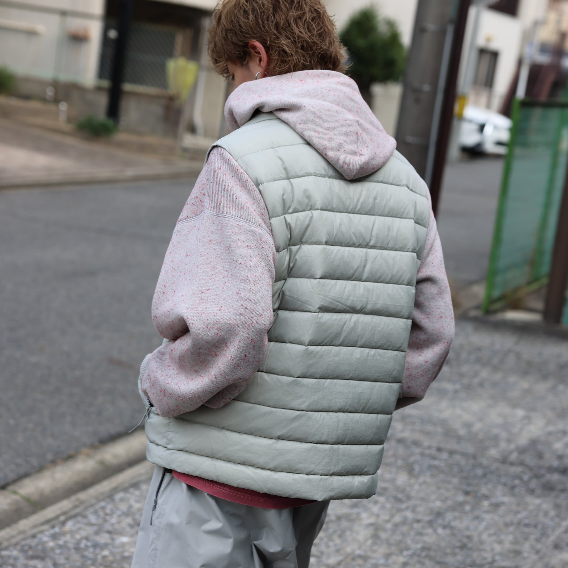 MIDDLE DOWN VEST（LT.GRAY）