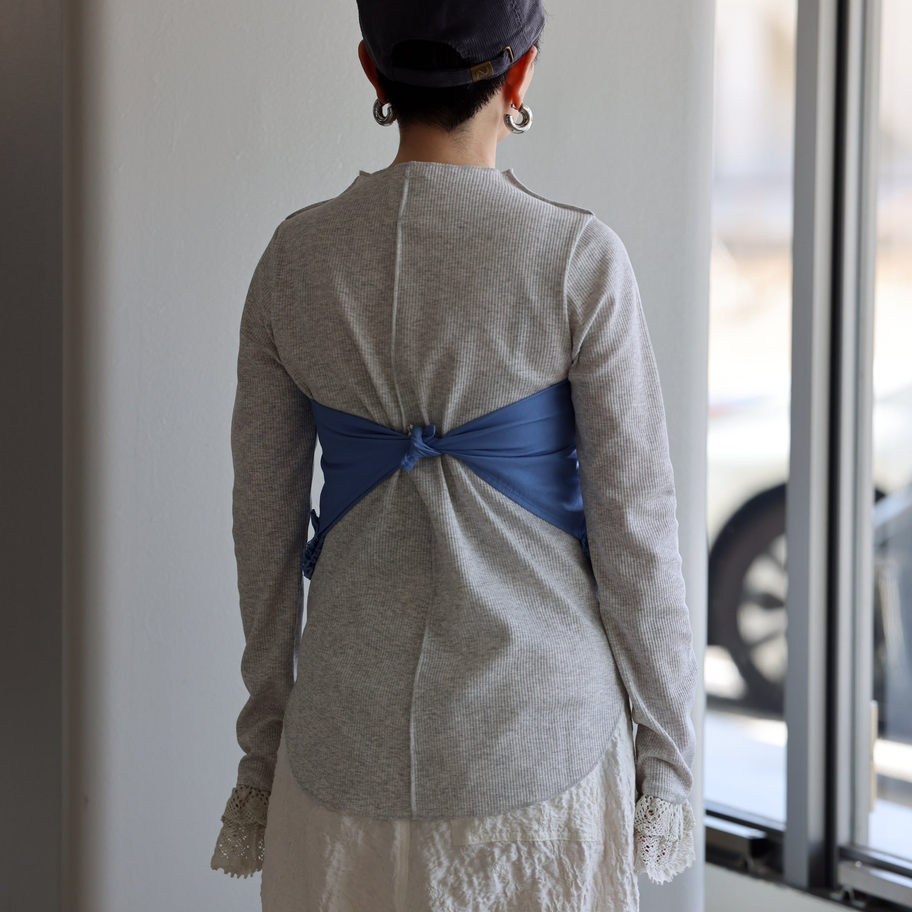 SCARF WITH EMBLEM （BLUE）