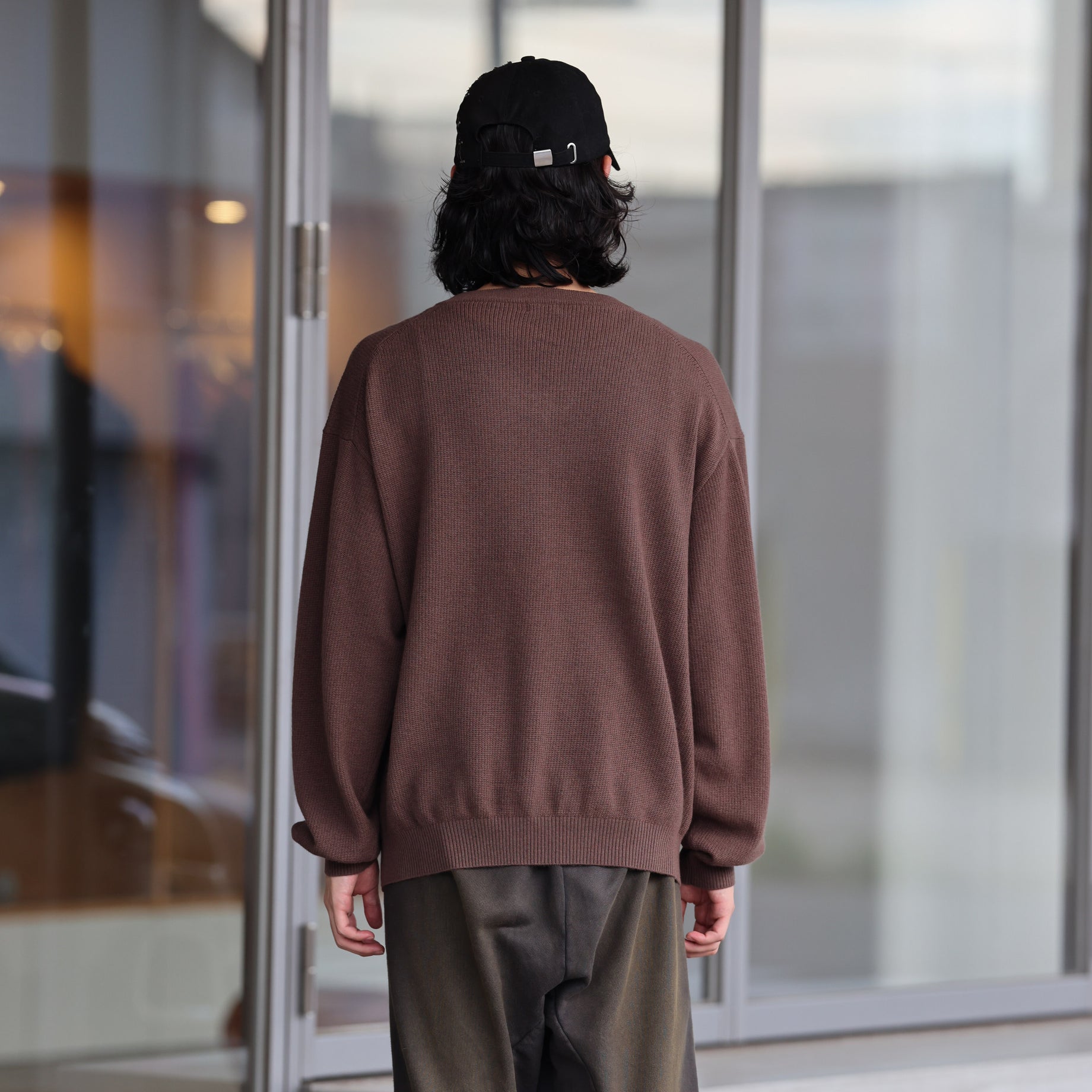 V NECK P/O （BROWN）