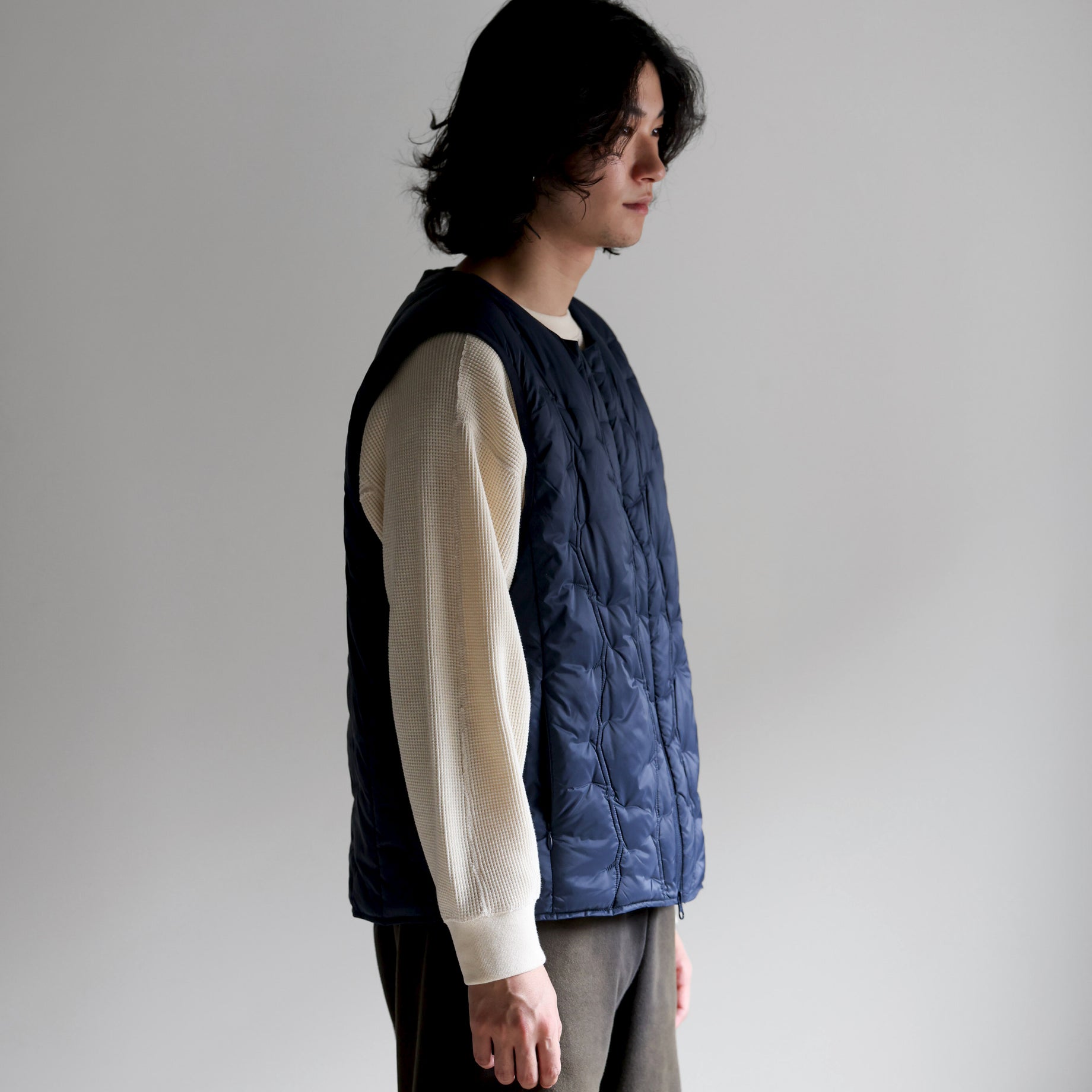 SOUTH2 WEST8 × TAION - INNER DOWN VEST（NAVY）