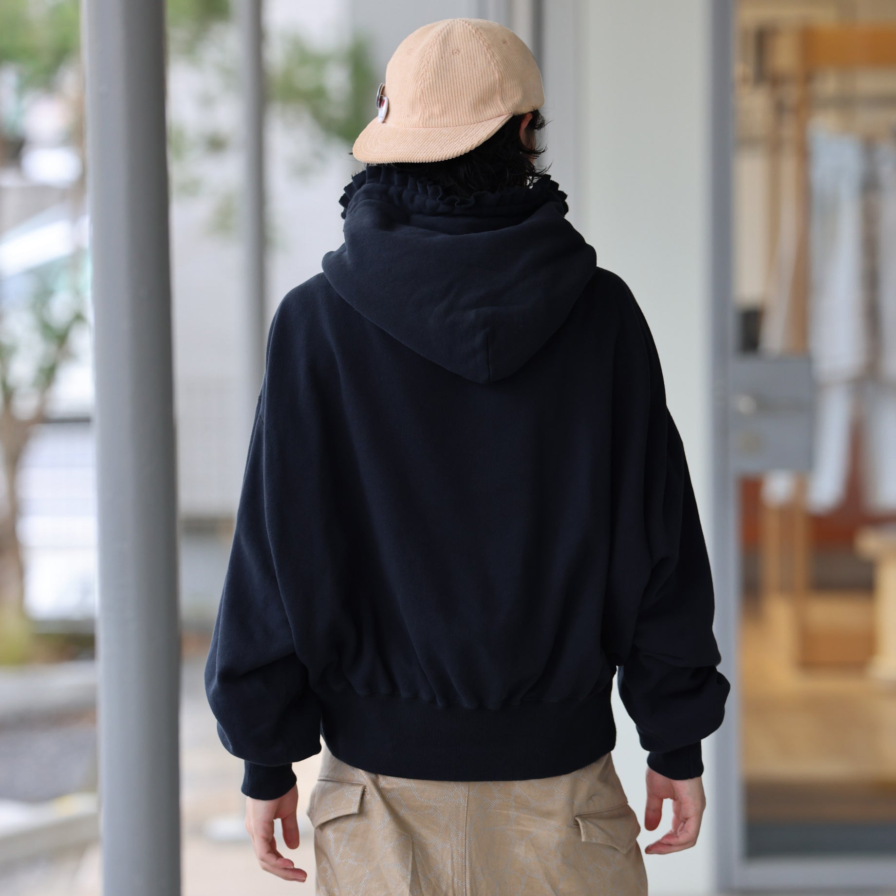 PLEATS HOODIE （BLACK）