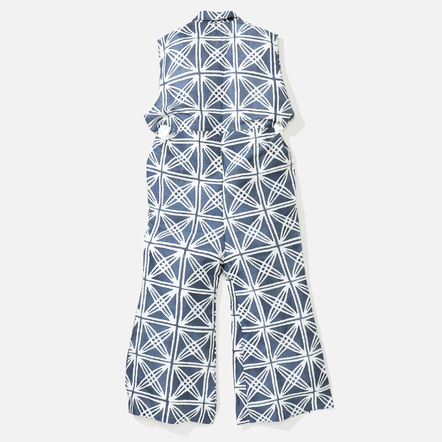 ”SHURIKEN” BATIK WILD SILK JUMPSUIT（NAVY × WHITE）