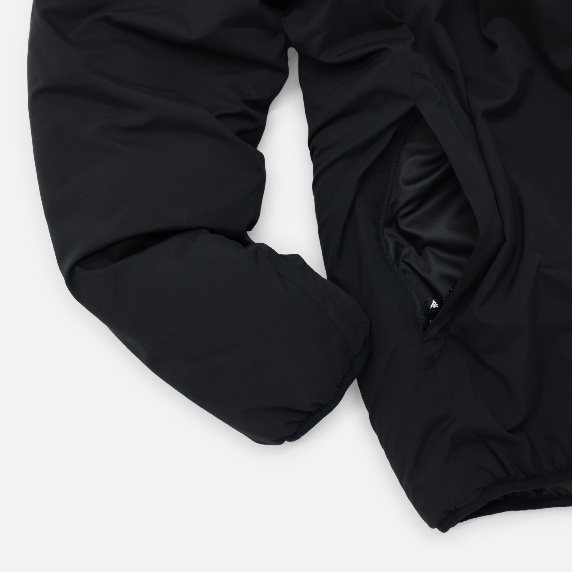 INSULATOR JACKET - POLY PEACH SKIN（BLACK）