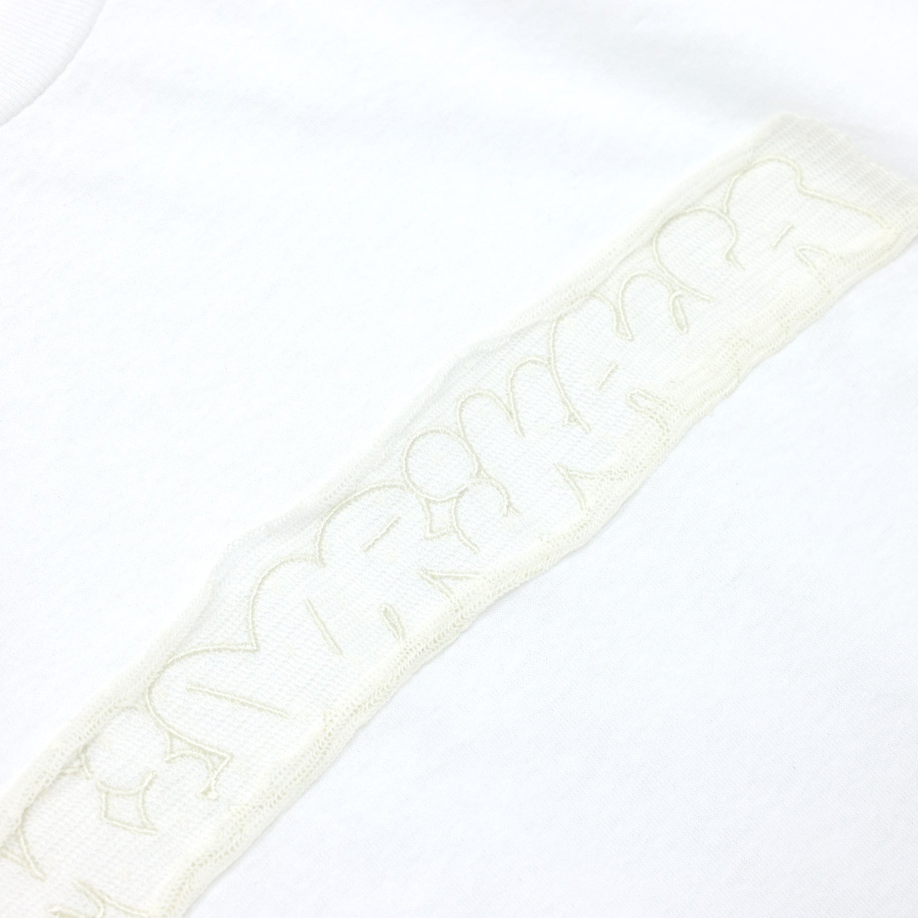 EMBROIDERY L/S TEE（WHITE×IVORY）