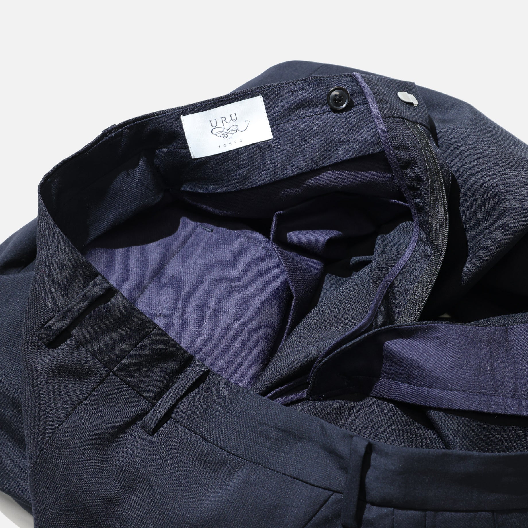【URU/ウル】WOOL TROPICAL 1 TUCK PANTS WOOL TROPICAL - 1 TUCK PANTS （D.NAVY） – UNEVEN HUB STORE