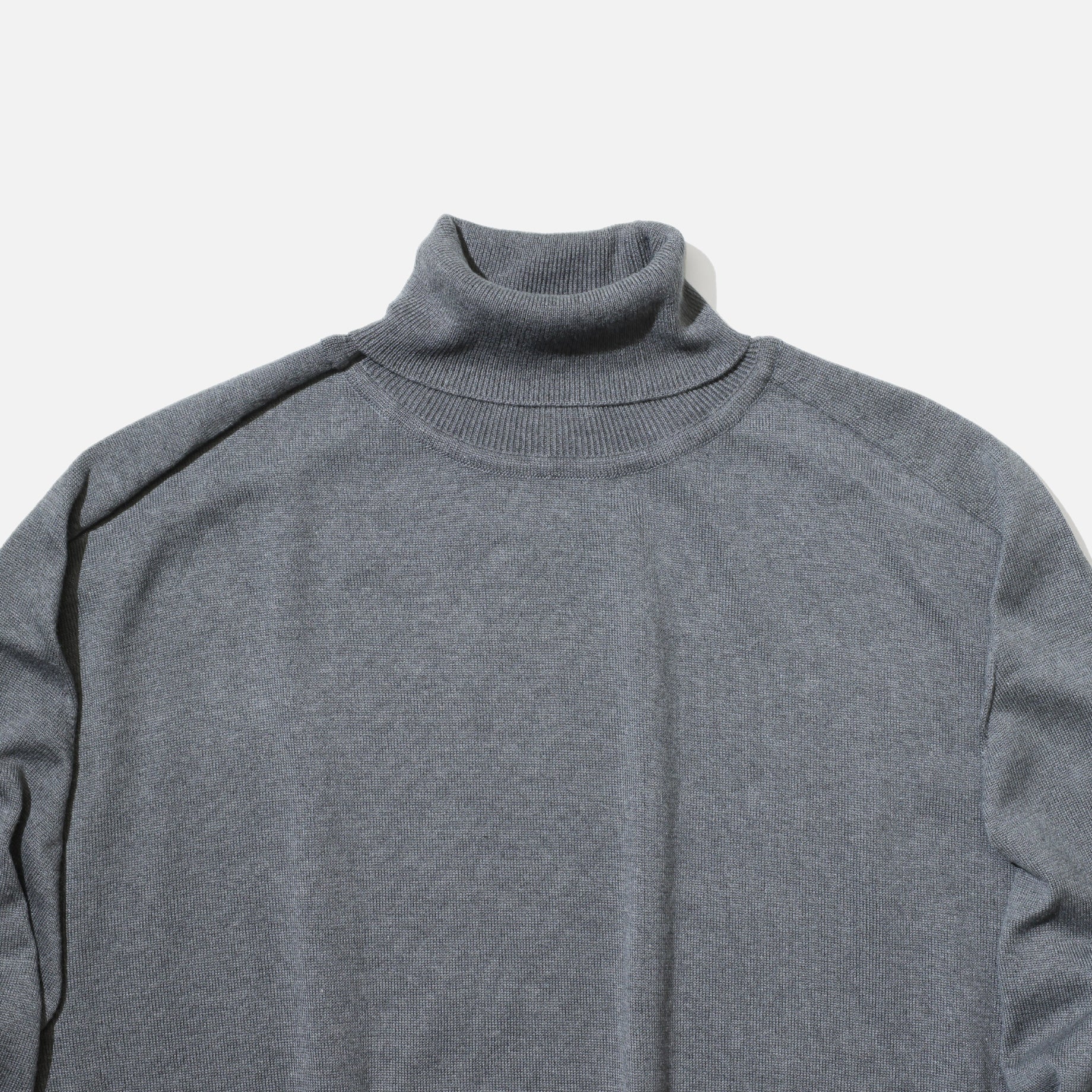 TURTLE NECK KNIT （D.GRAY）