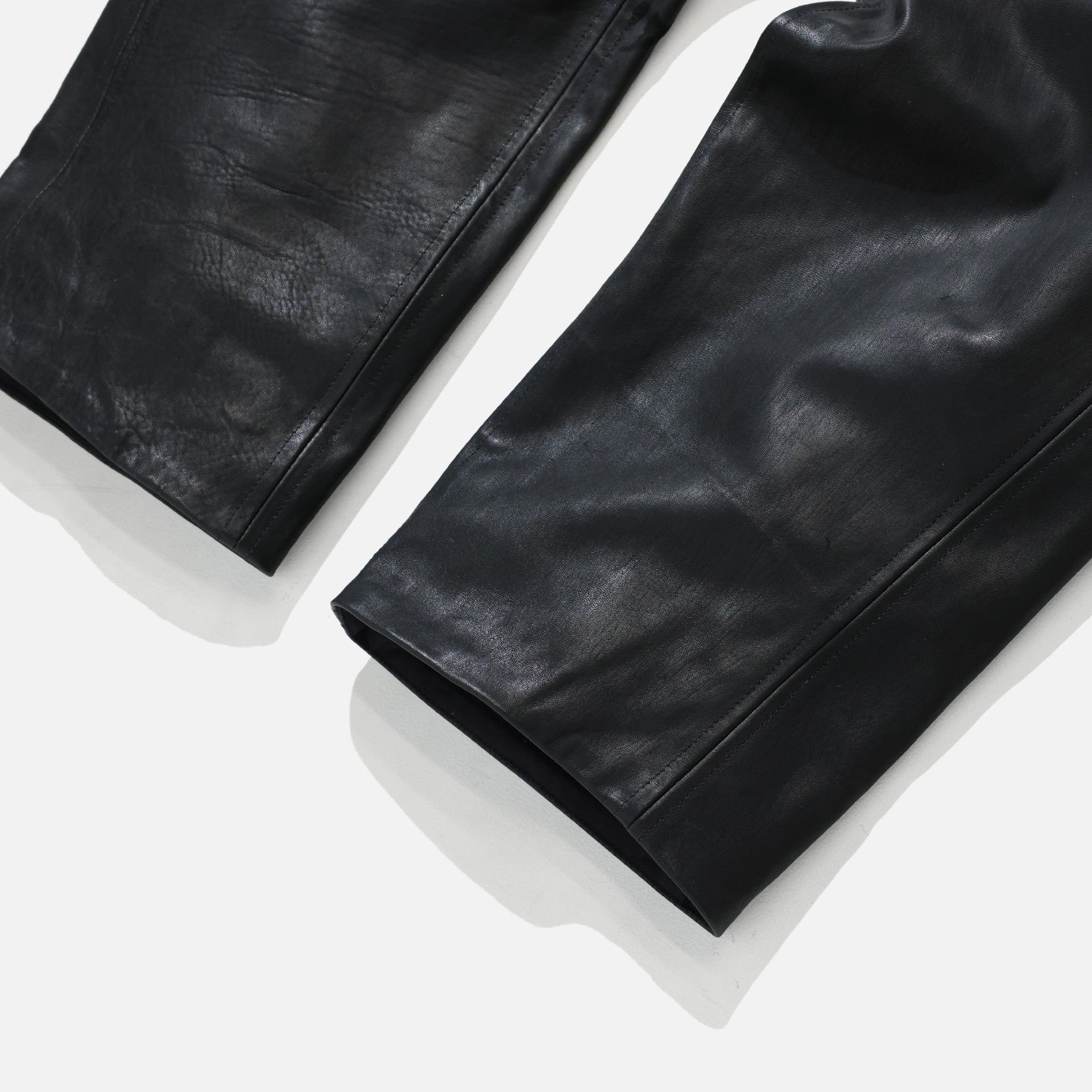 BUTTONED LEATHER PANTS （NAVY）