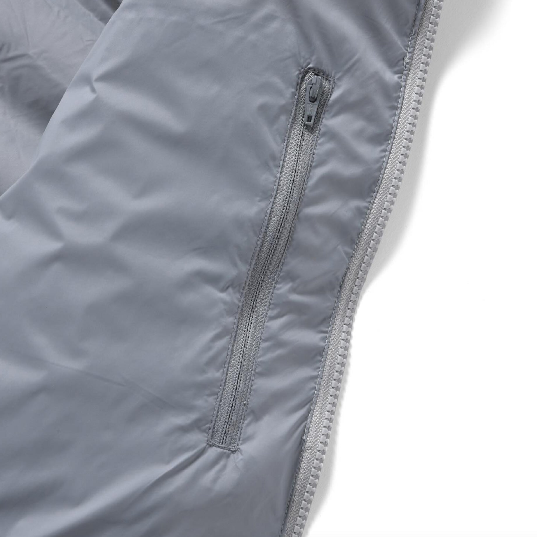 MIDDLE DOWN VEST（LT.GRAY）