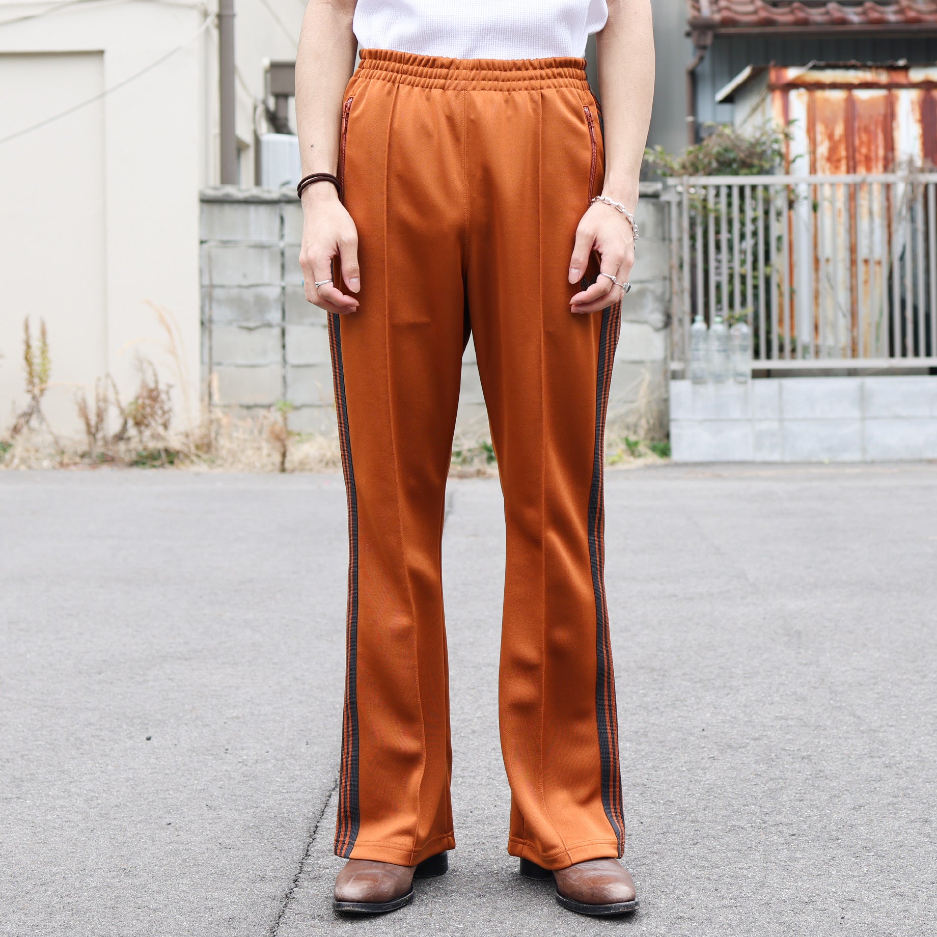 BOOT-CUT TRACK PANT - POLY SMOOTH （RUST）