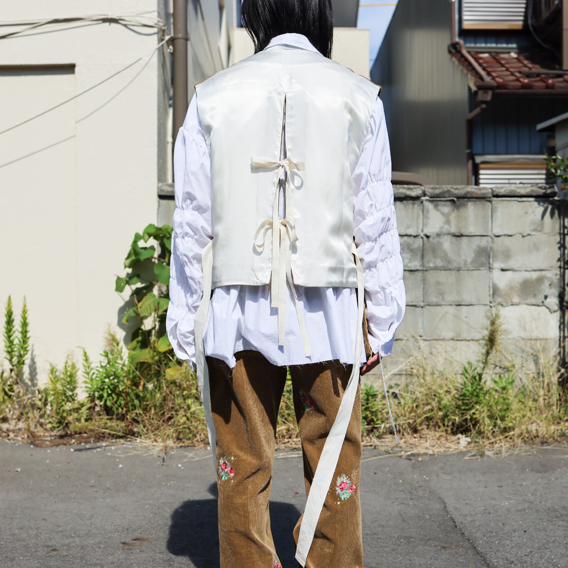 CORDUROY EMBROIDERY VEST（CAMEL）