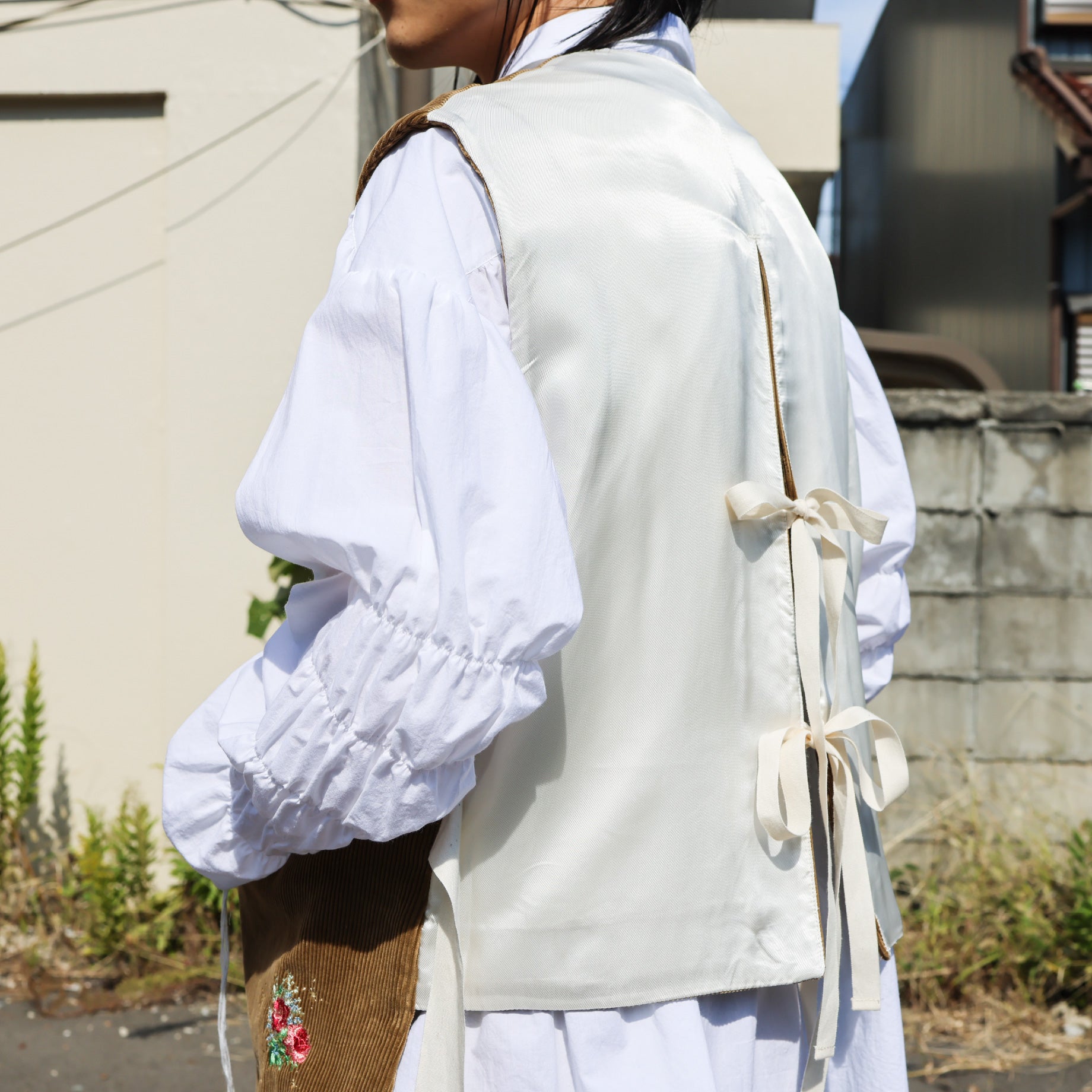 CORDUROY EMBROIDERY VEST（CAMEL）