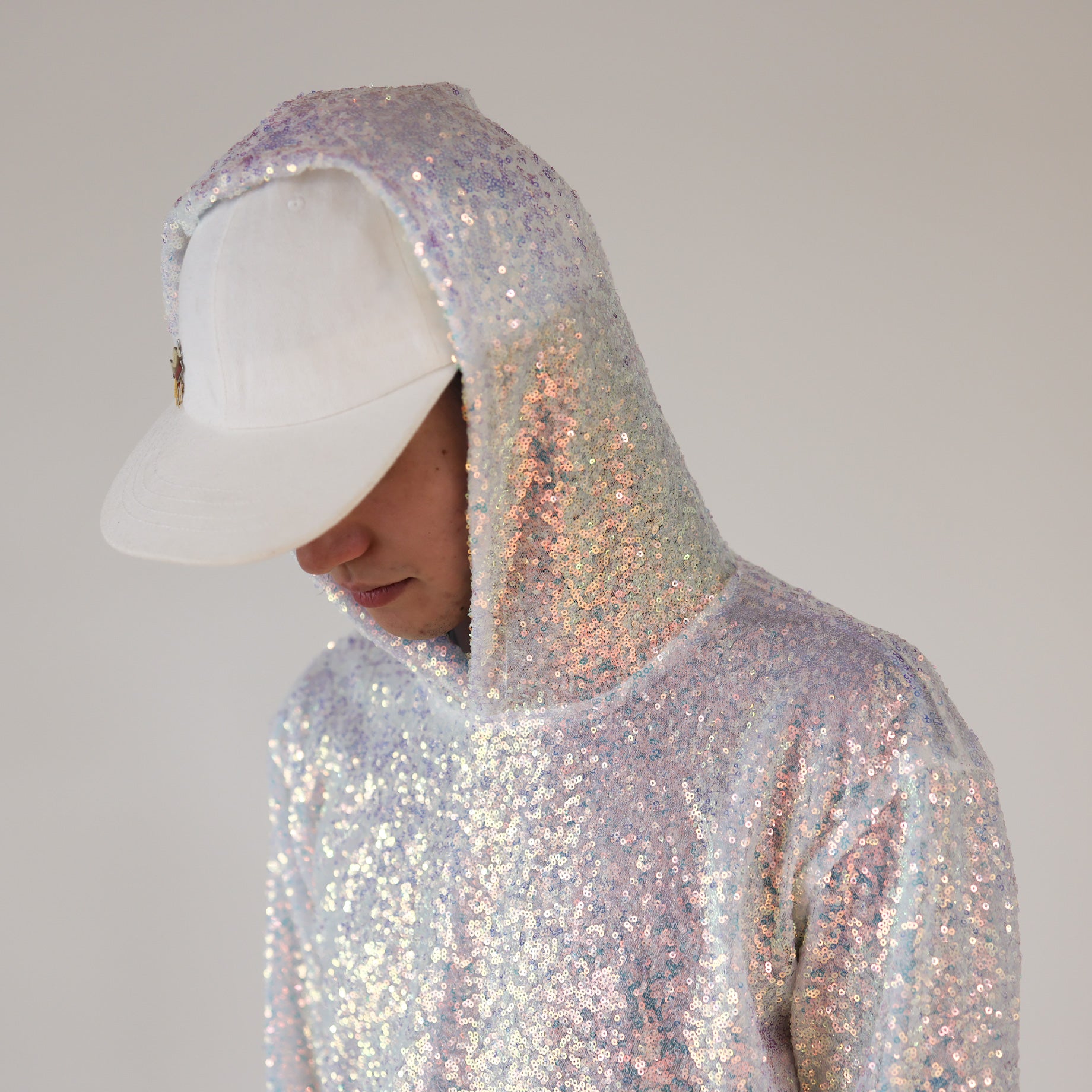 SEQUINS HOODIE（PEARL）