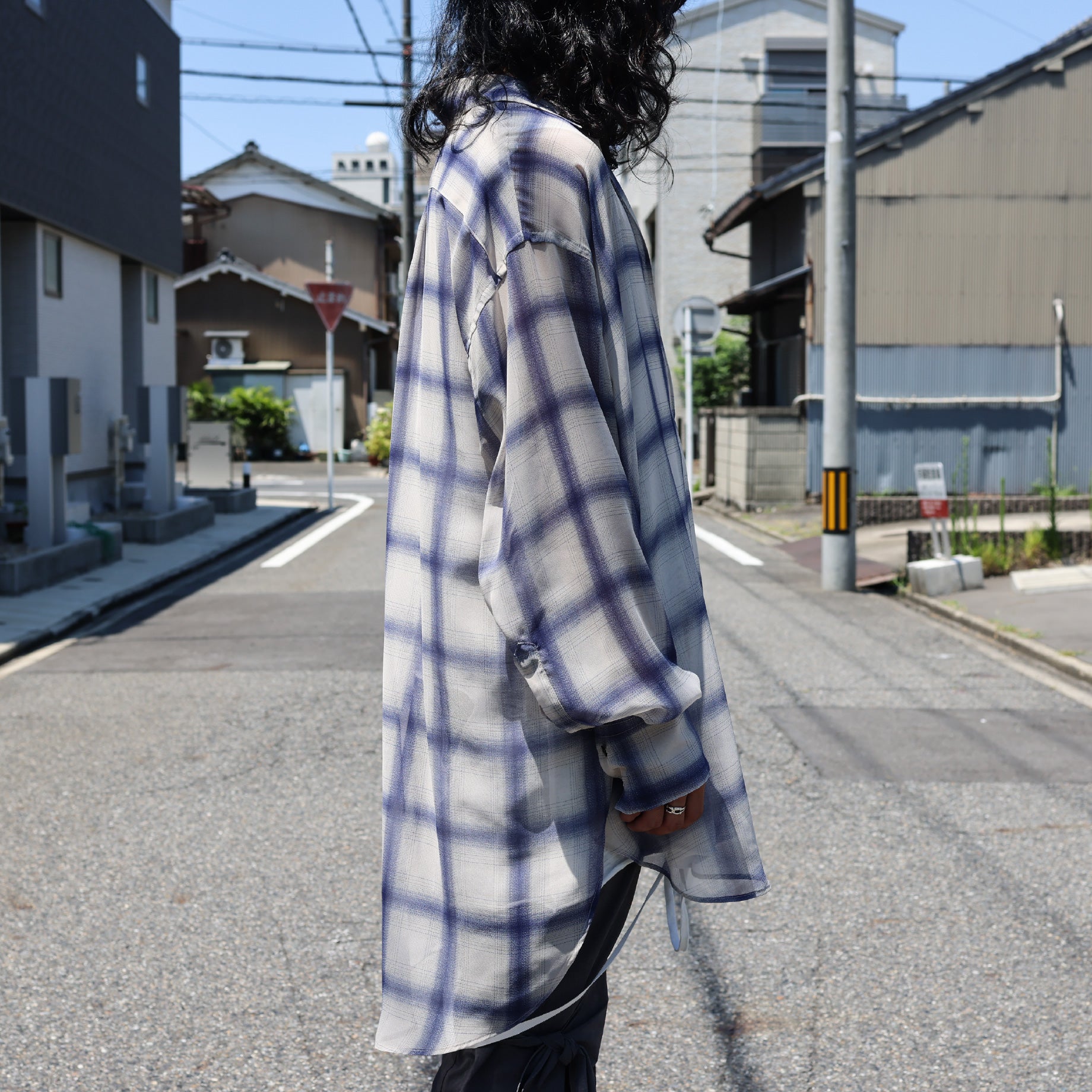 SHEER OMBRE BLOUSE（IVORY & BLUE） – UNEVEN HUB STORE｜想像を