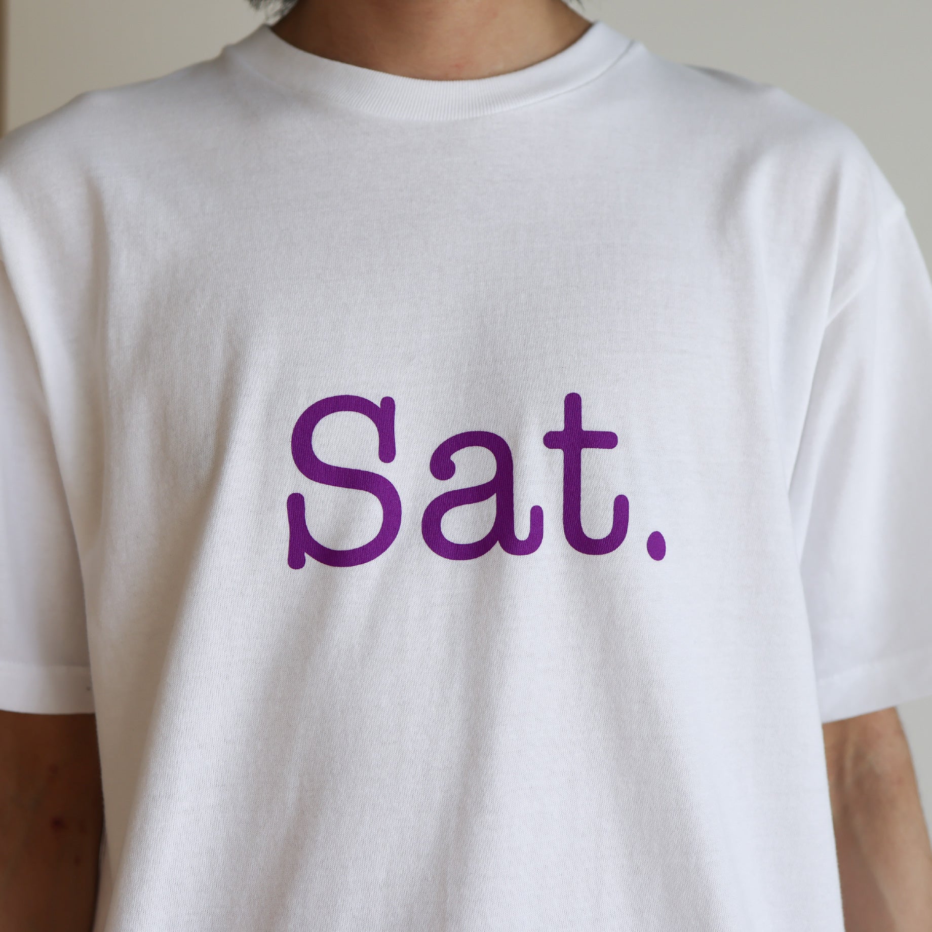 SATURDAY SS TEE（WHITE）
